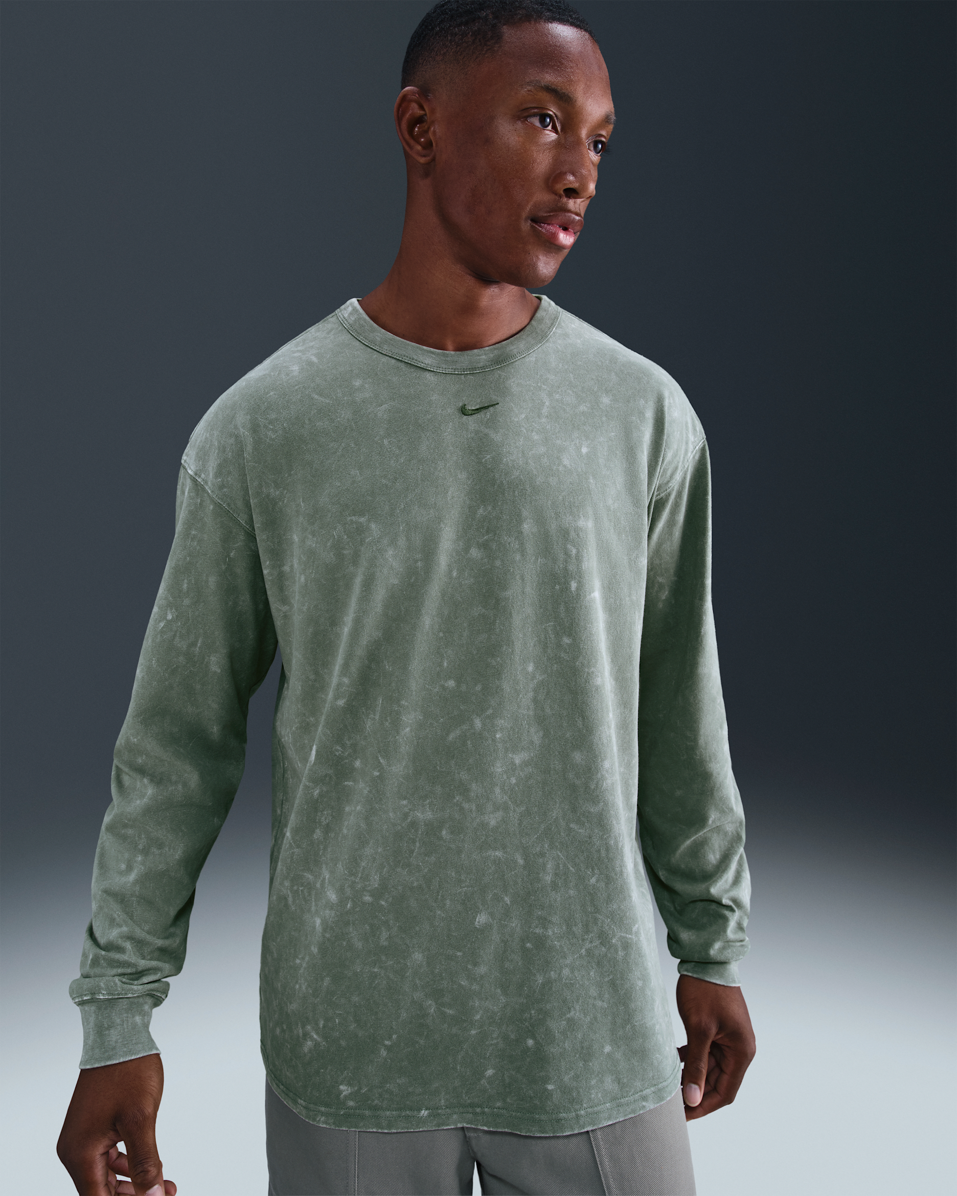 Nike Sportswear Premium Essentials Men's Long-Sleeve T-Shirt - Clay Green