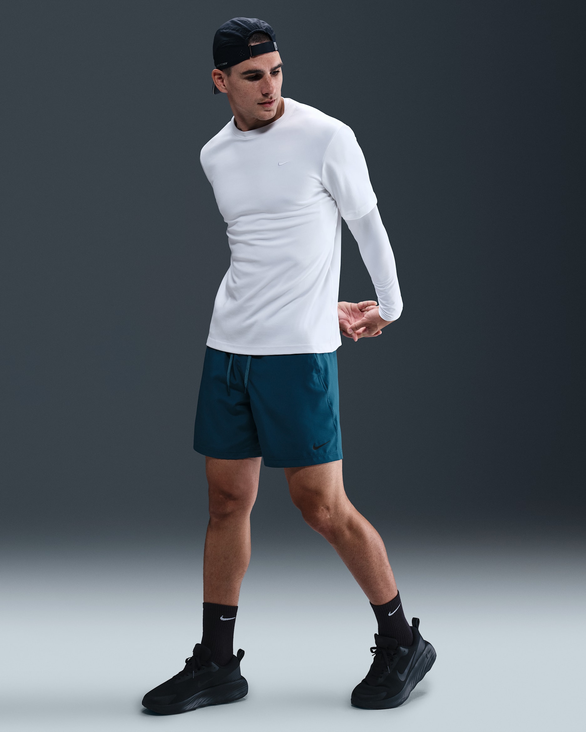 Nike Form Men's Dri-FIT 7" Unlined Versatile Shorts - Blue Force/Black