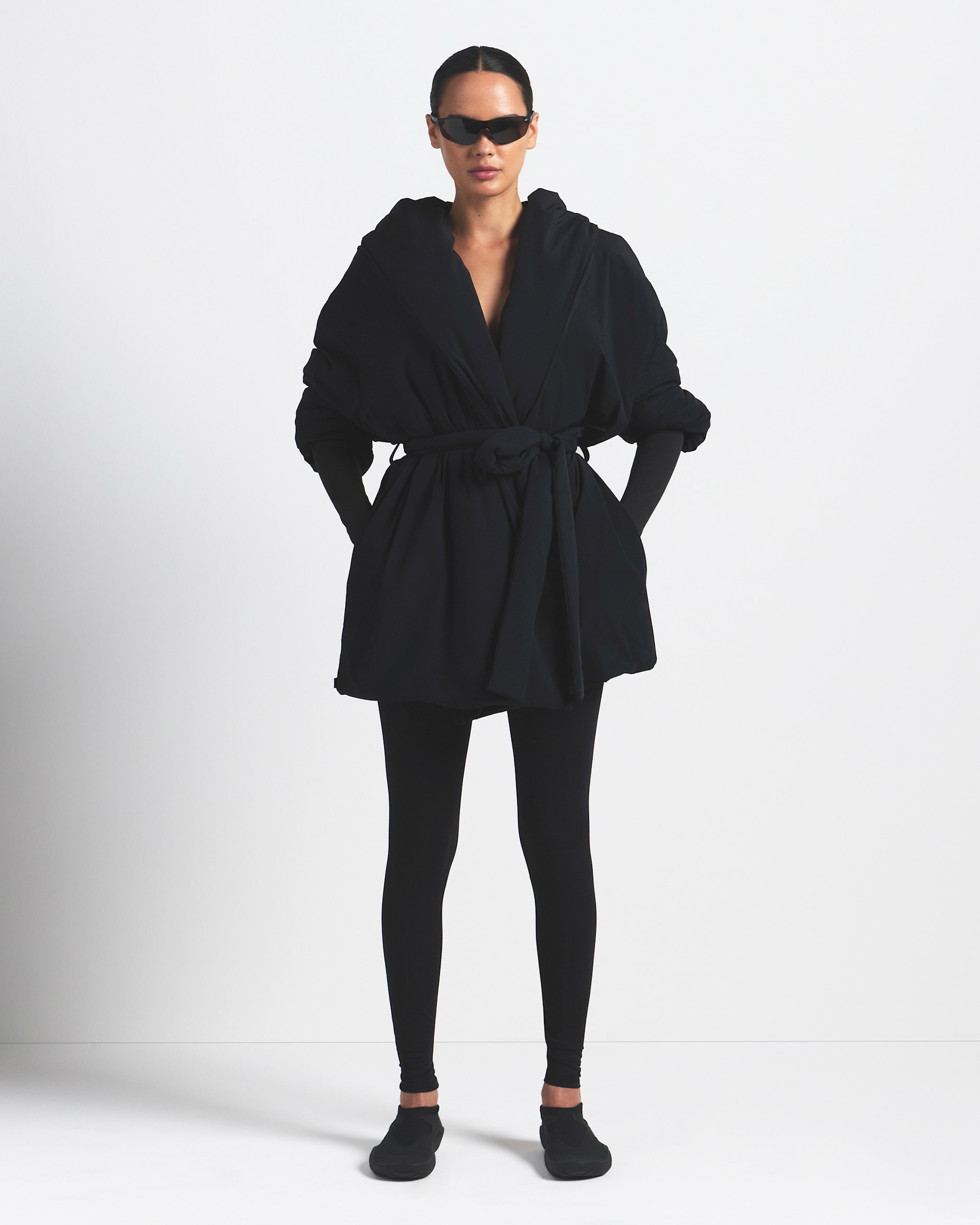 Abrigo cruzado NikeSKIMS para mujer de tejido Woven de nylon - NSKM OBSIDIAN/NSKM OBSIDIAN