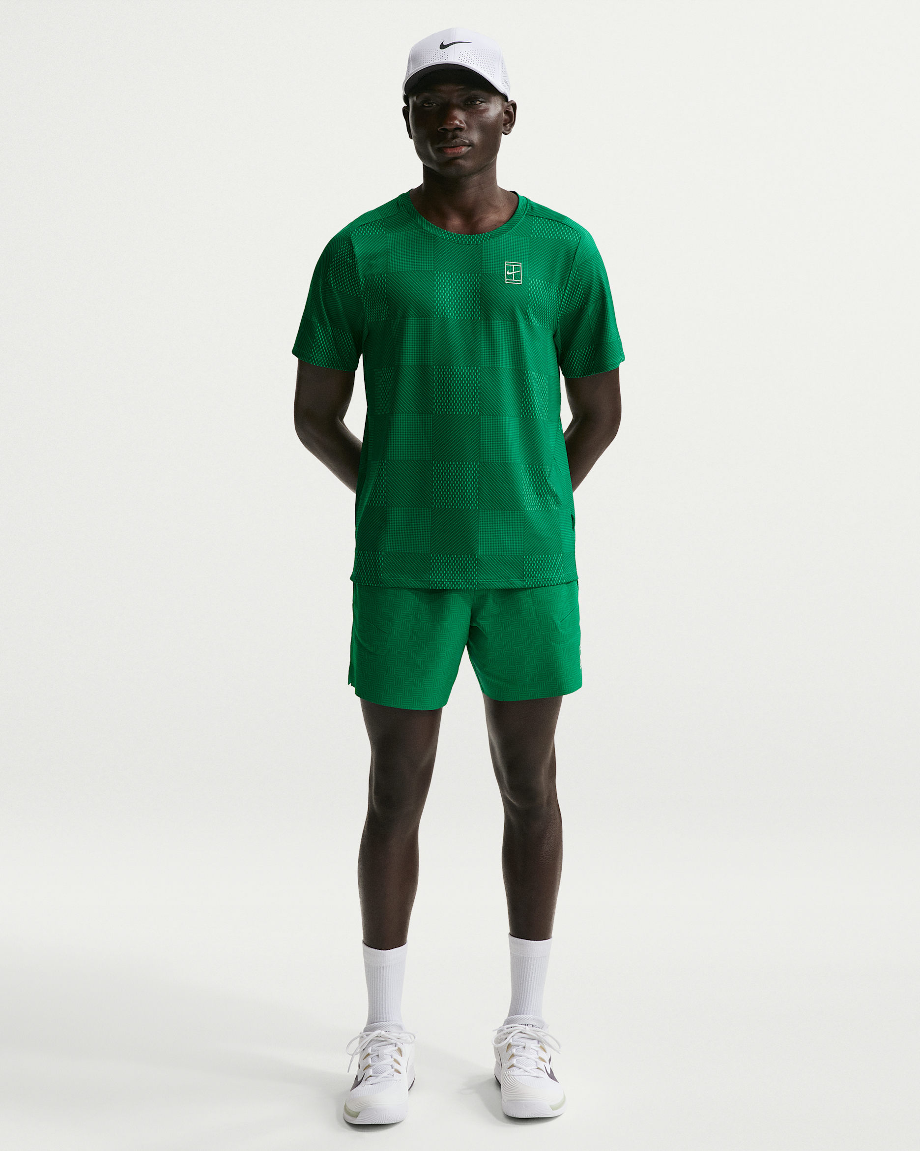 NikeCourt Advantage Dri-FIT 15 cm Erkek Şortu - Malachite/Beyaz