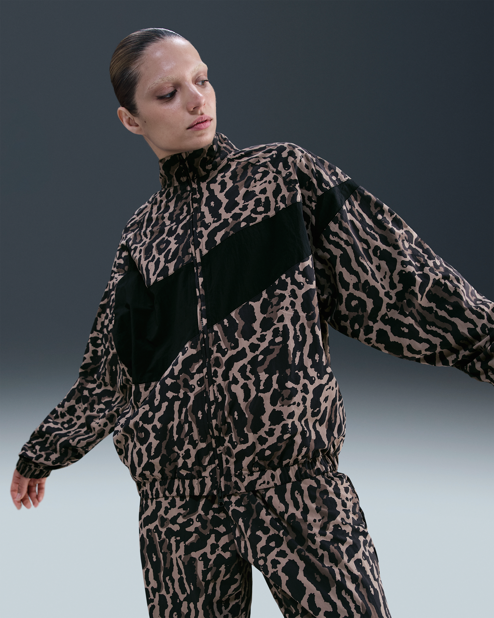 Nike Sportswear Women's Woven Printed Jacket - Black/Black