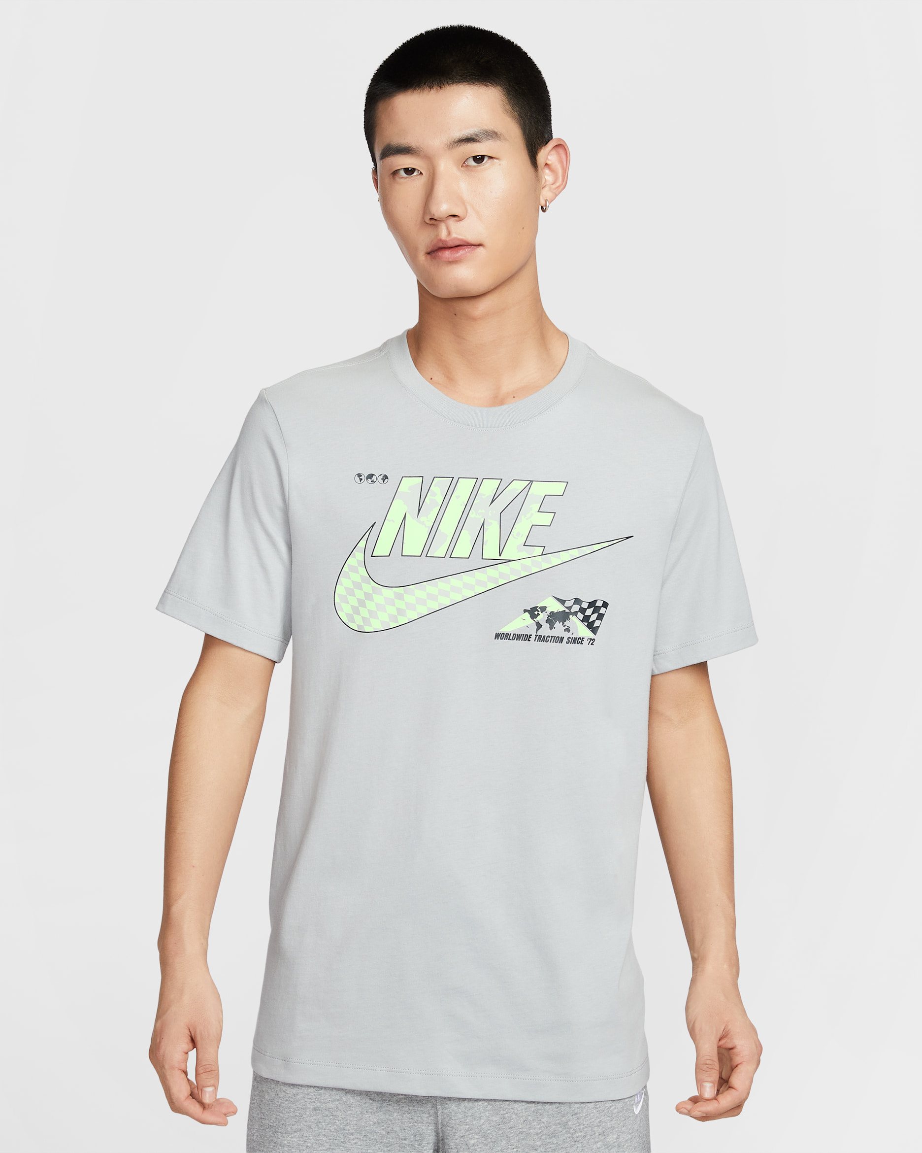 Nike Sportswear Men's T-Shirt - Light Smoke Grey
