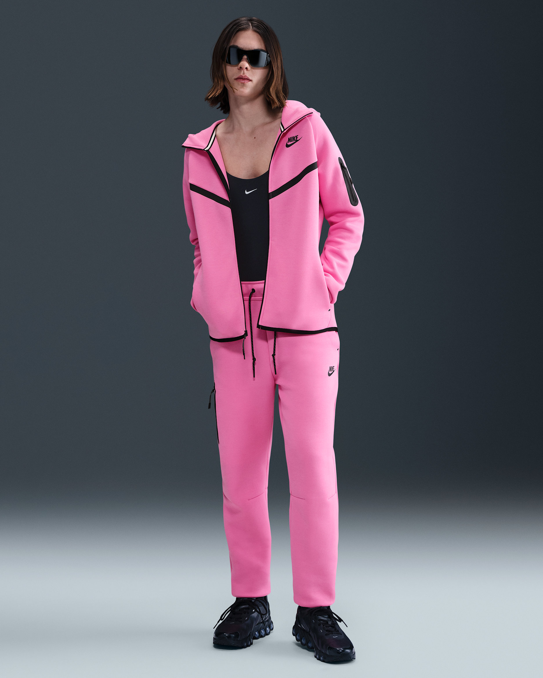 Nike Sportswear Tech Fleece középmagas derekú női szabadidőnadrág - Playful Pink/Fekete