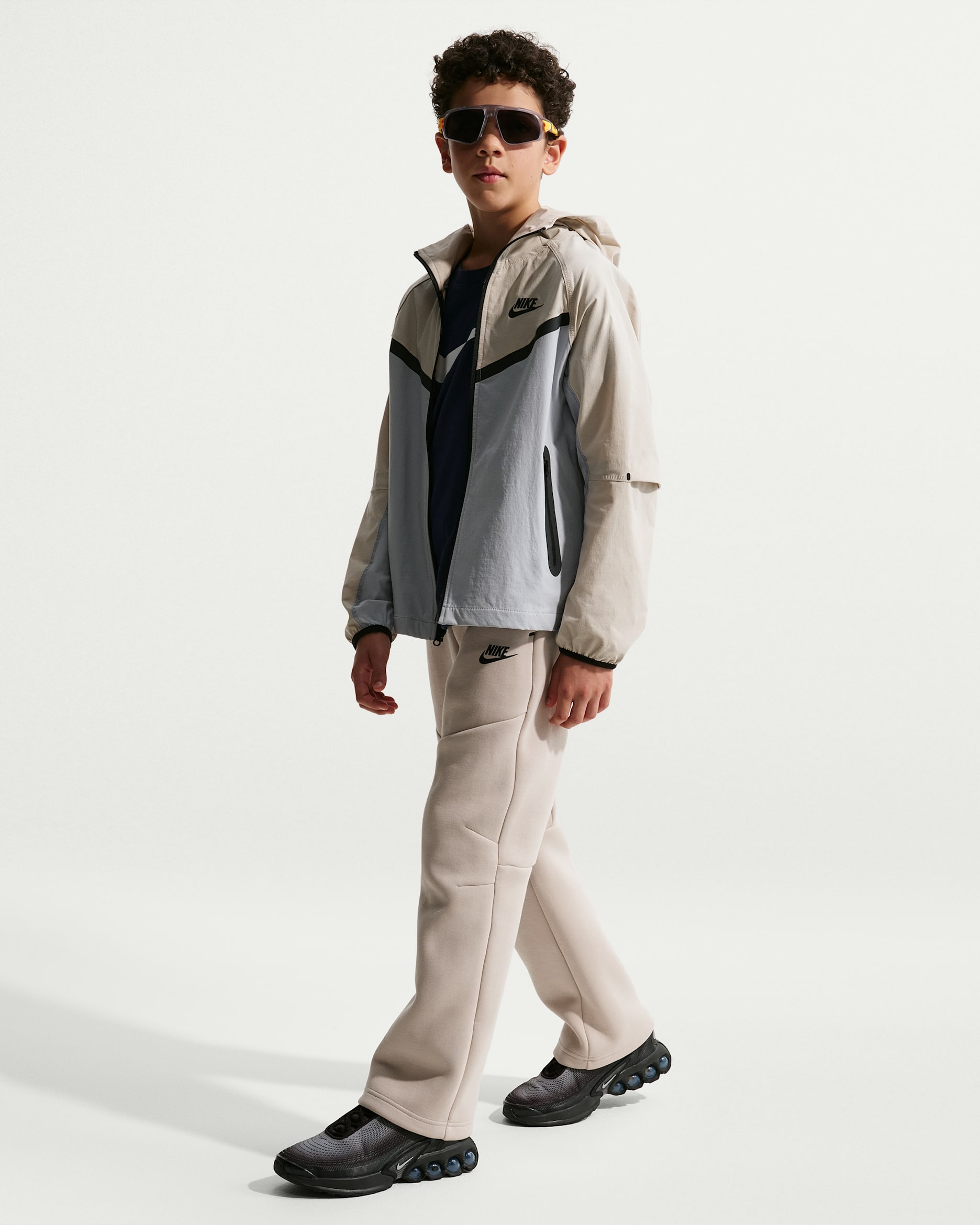 Nike Sportswear Tech Fleece Genç Çocuk (Erkek) Açık Paçalı Eşofman Altı - Cream II/Siyah/Siyah