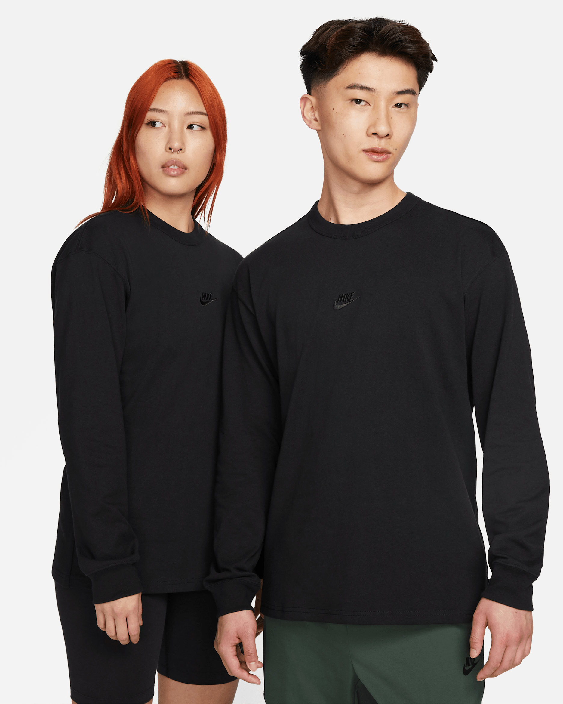 Nike Sportswear Premium Essentials Men's Long-Sleeve T-Shirt - Black/Black