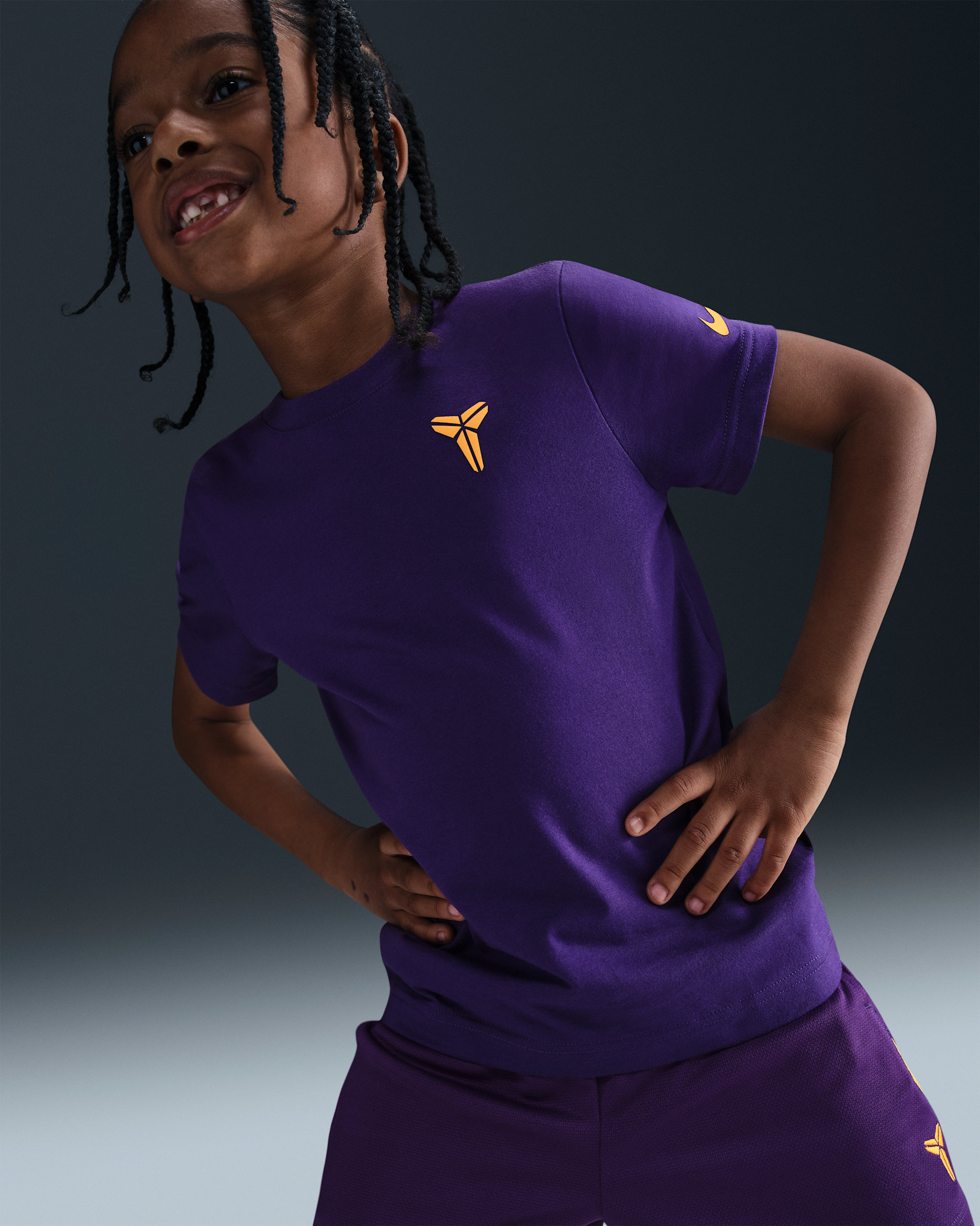 Playera Kobe para niños talla pequeña Nike - Morado cancha