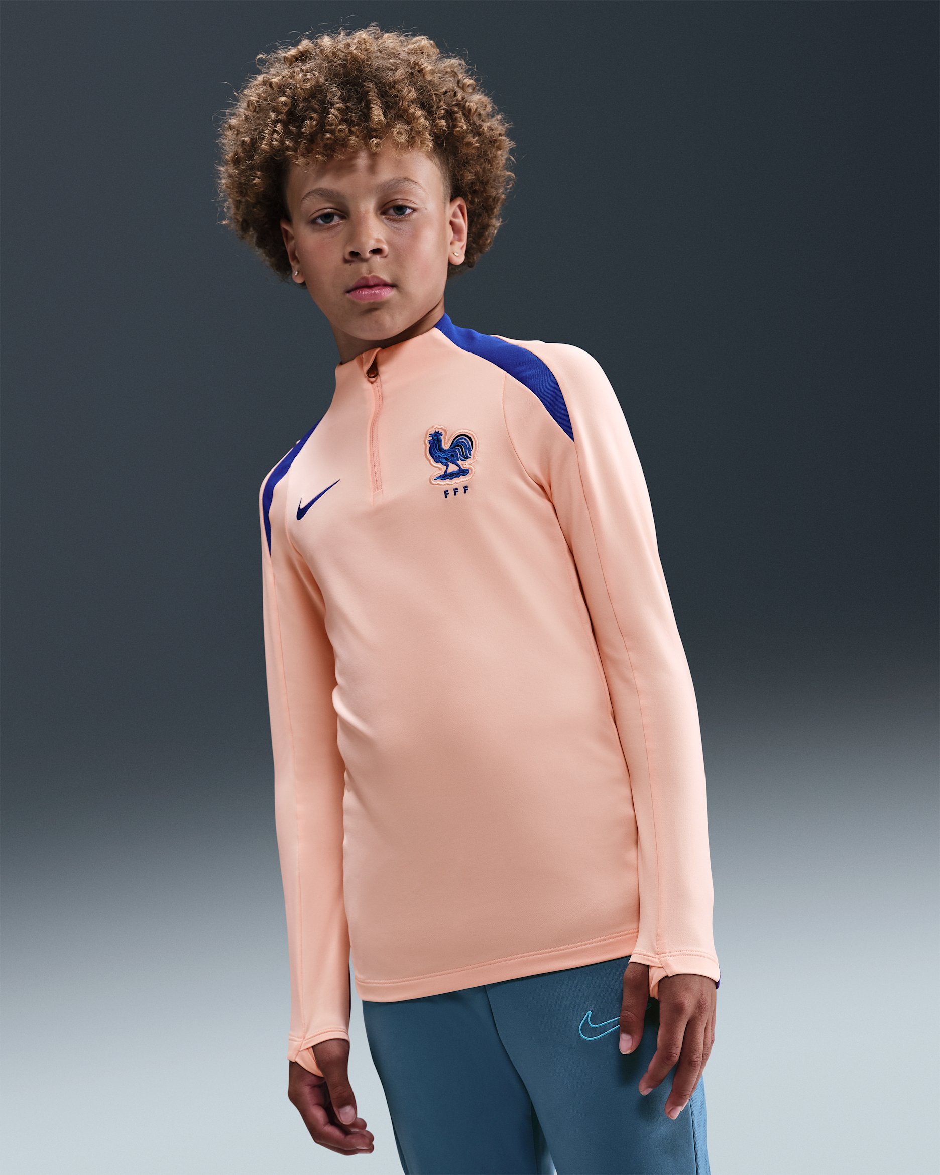 FFF Strike Older Kids' Nike Dri-FIT Football Drill Top - Washed Coral/Bright Blue/Bright Blue