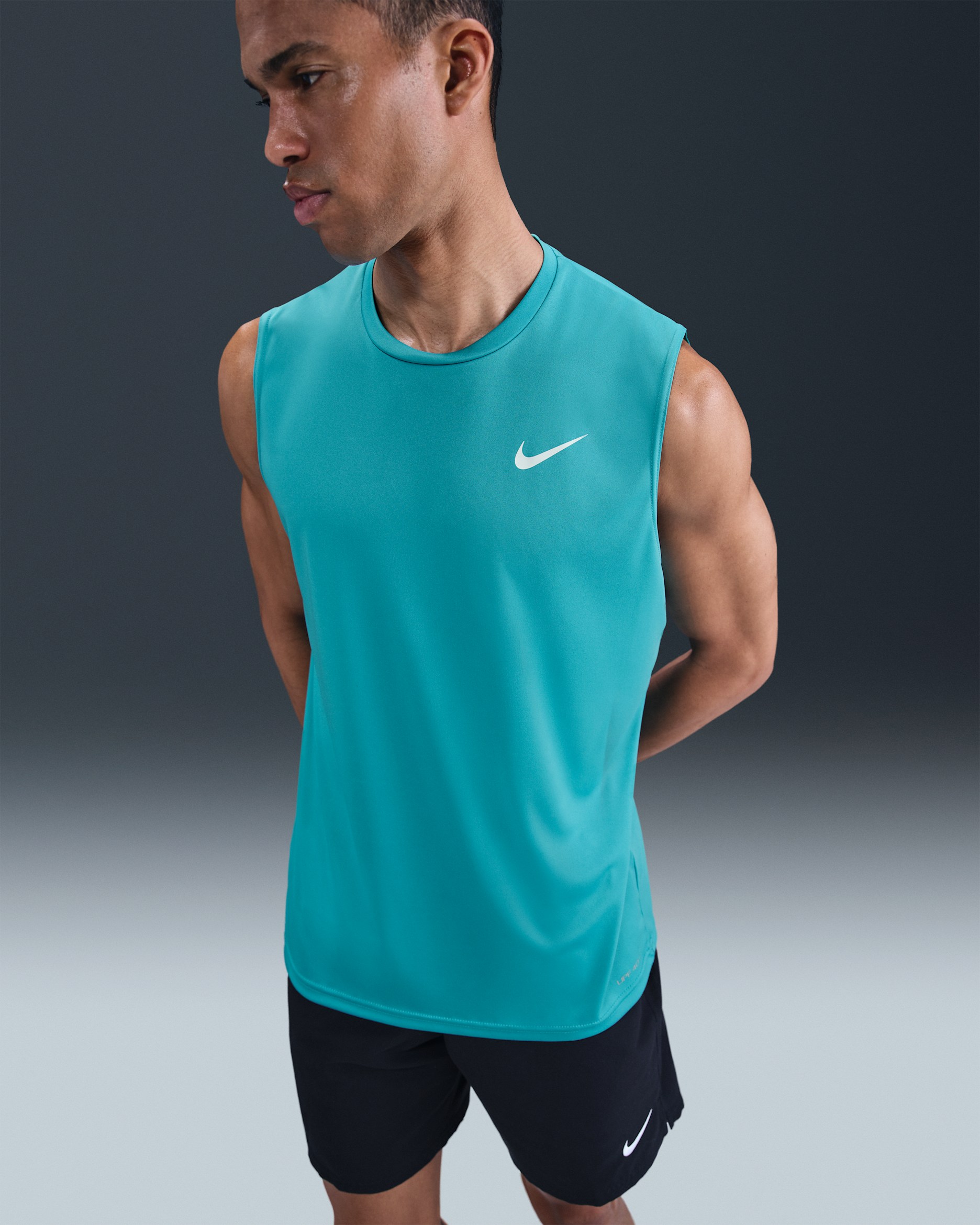 Camiseta Hydroguard de natación sin mangas para hombre Nike Essential - Cactus empolvado/Blanco