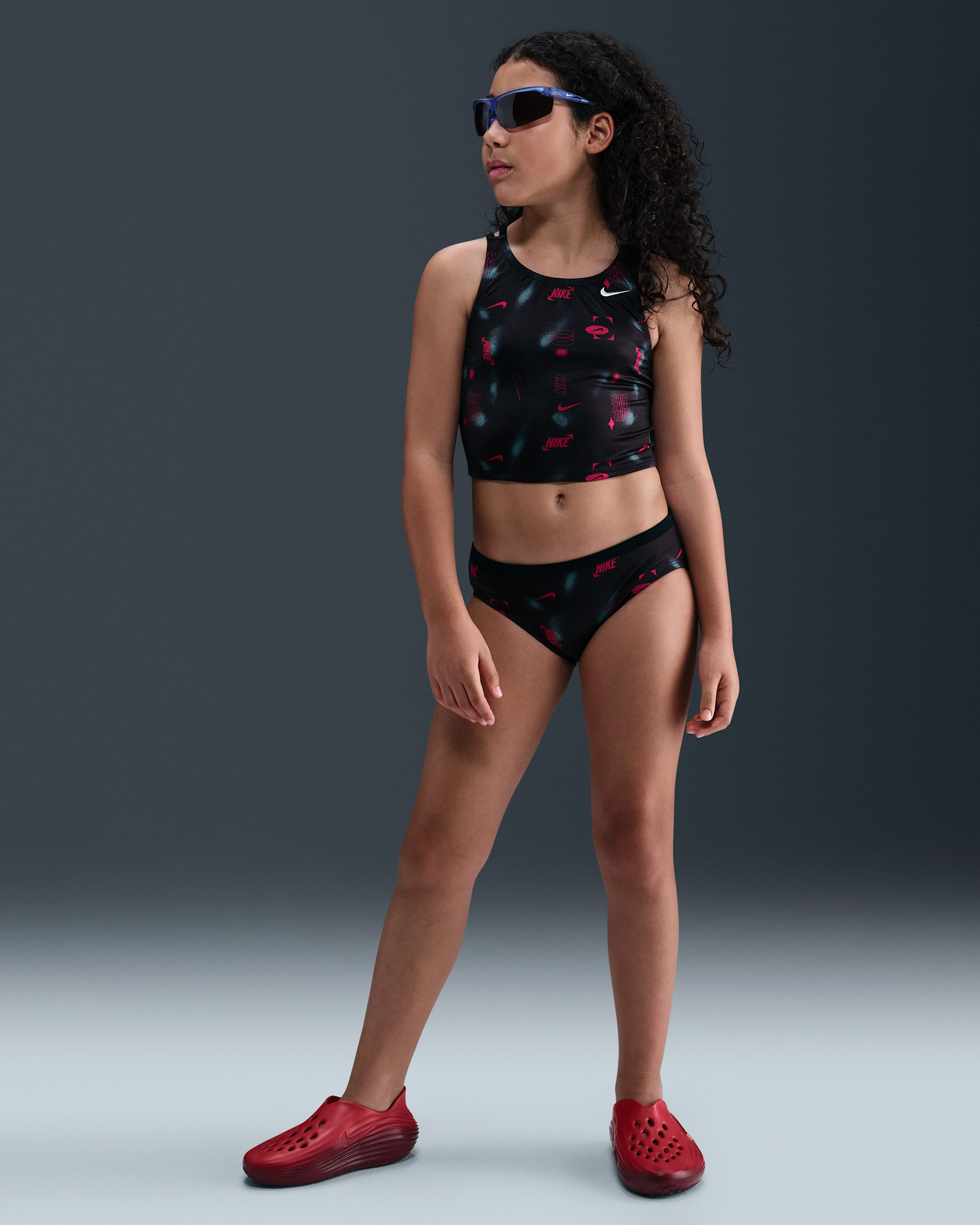 Conjunto de midkini con tirantes cruzados para niña talla grande Nike Swim - Negro/Turquesa desteñido/Rosa enérgico/Blanco