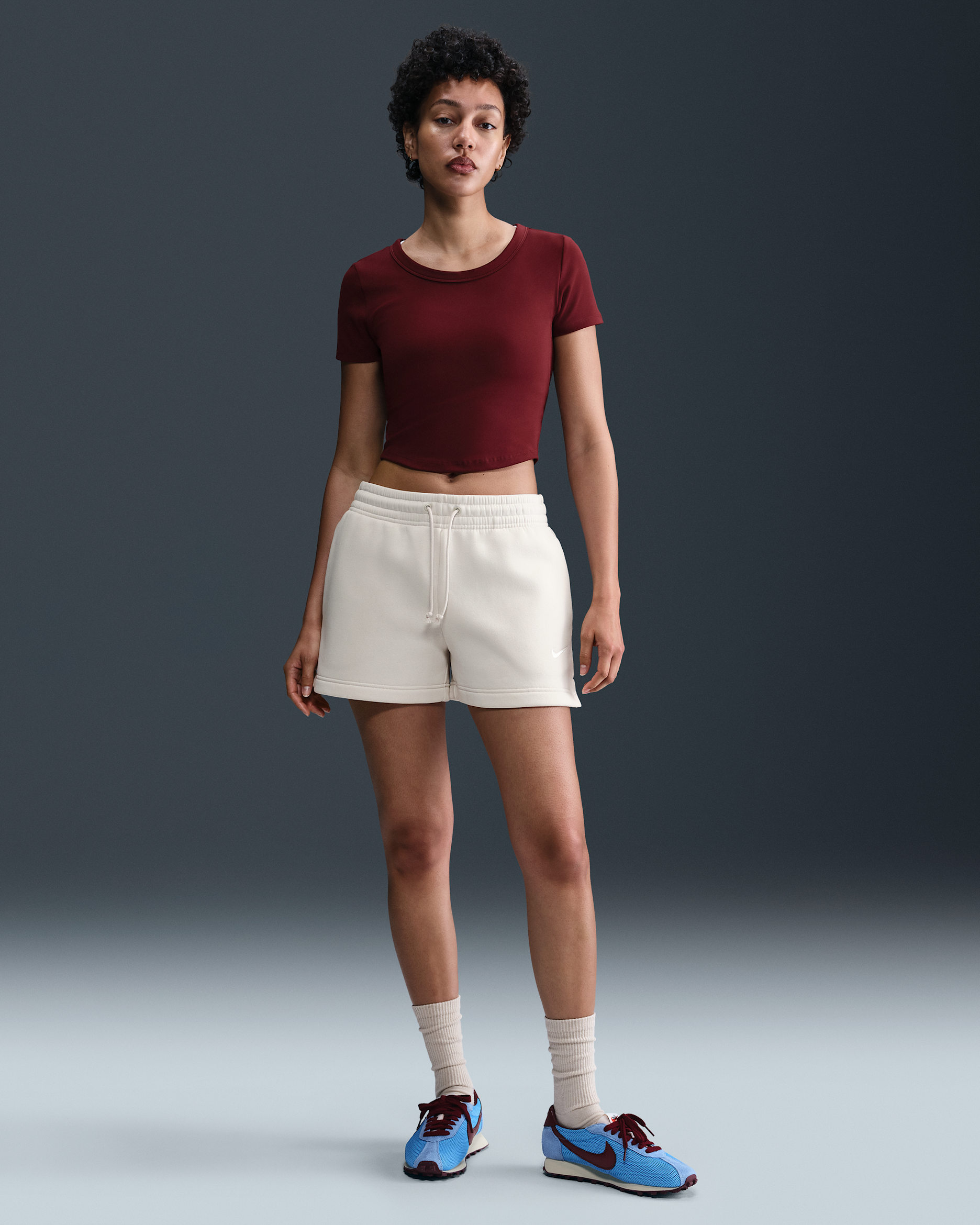 Shorts de tiro medio de 10 cm para mujer Nike Sportswear Phoenix Fleece - Marrón verdoso claro/Vela