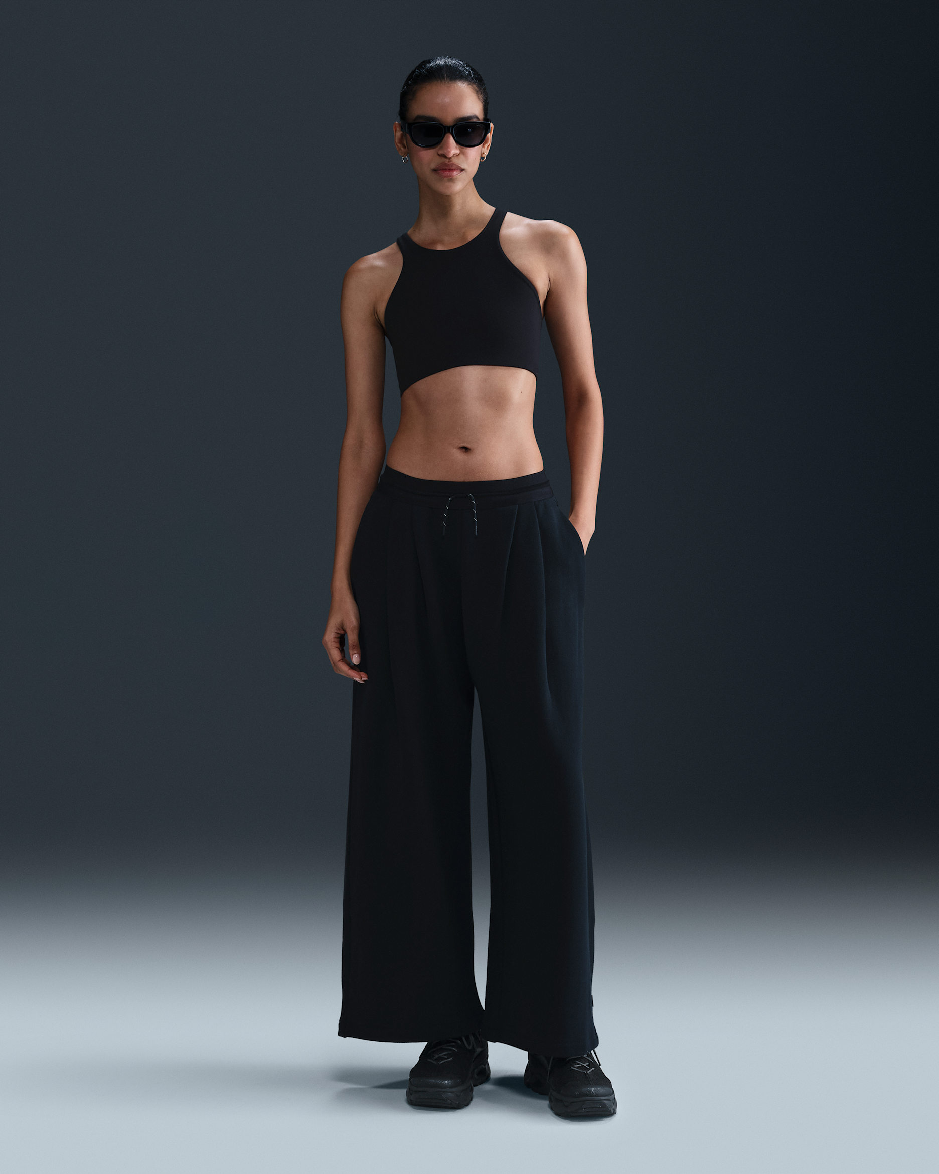 Pants de French Terry plisados de tiro medio para mujer Nike Sportswear Collection - Negro/Negro/Vela