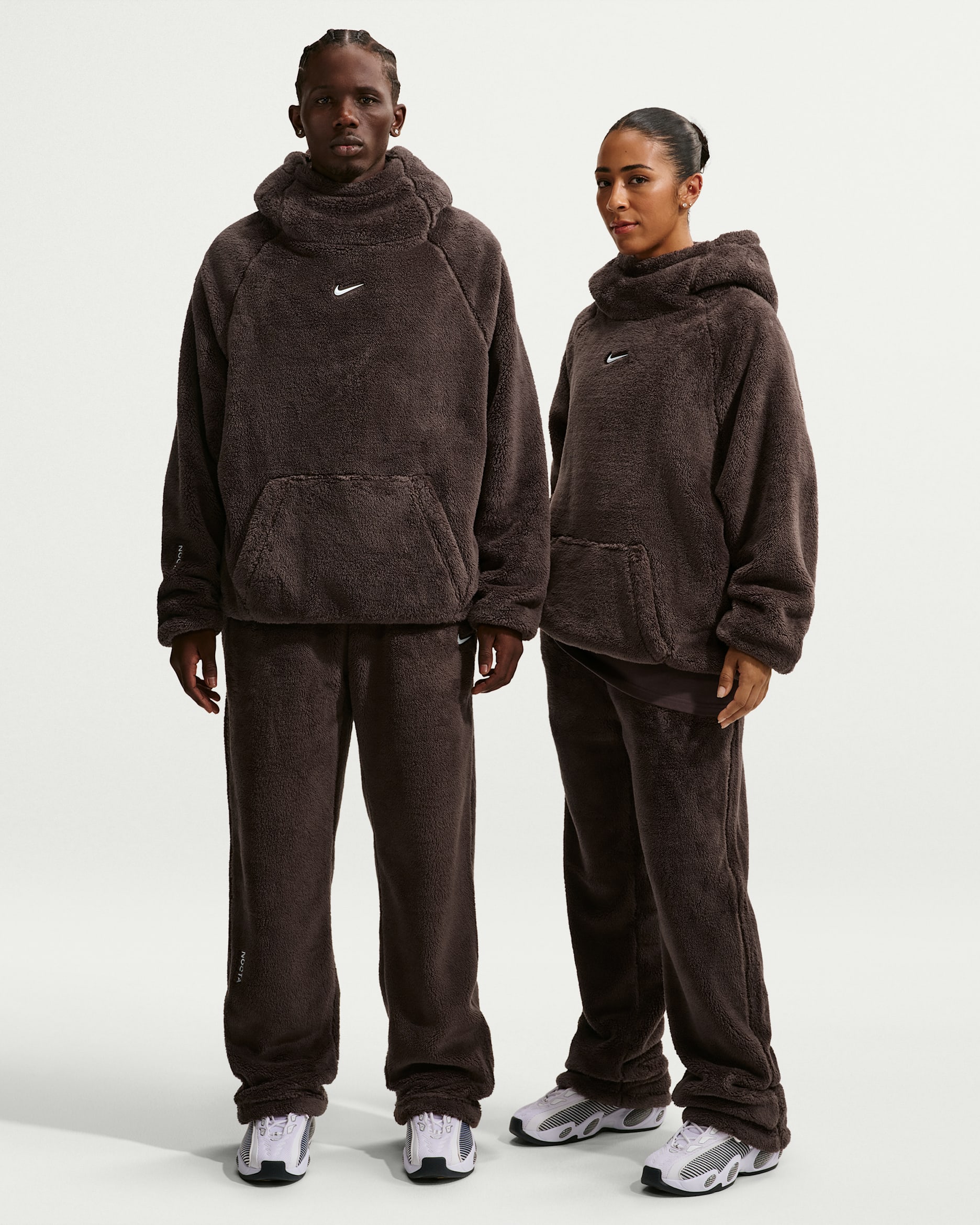 NOCTA CS Fleece-Hose (Herren) - Baroque Brown/Summit White