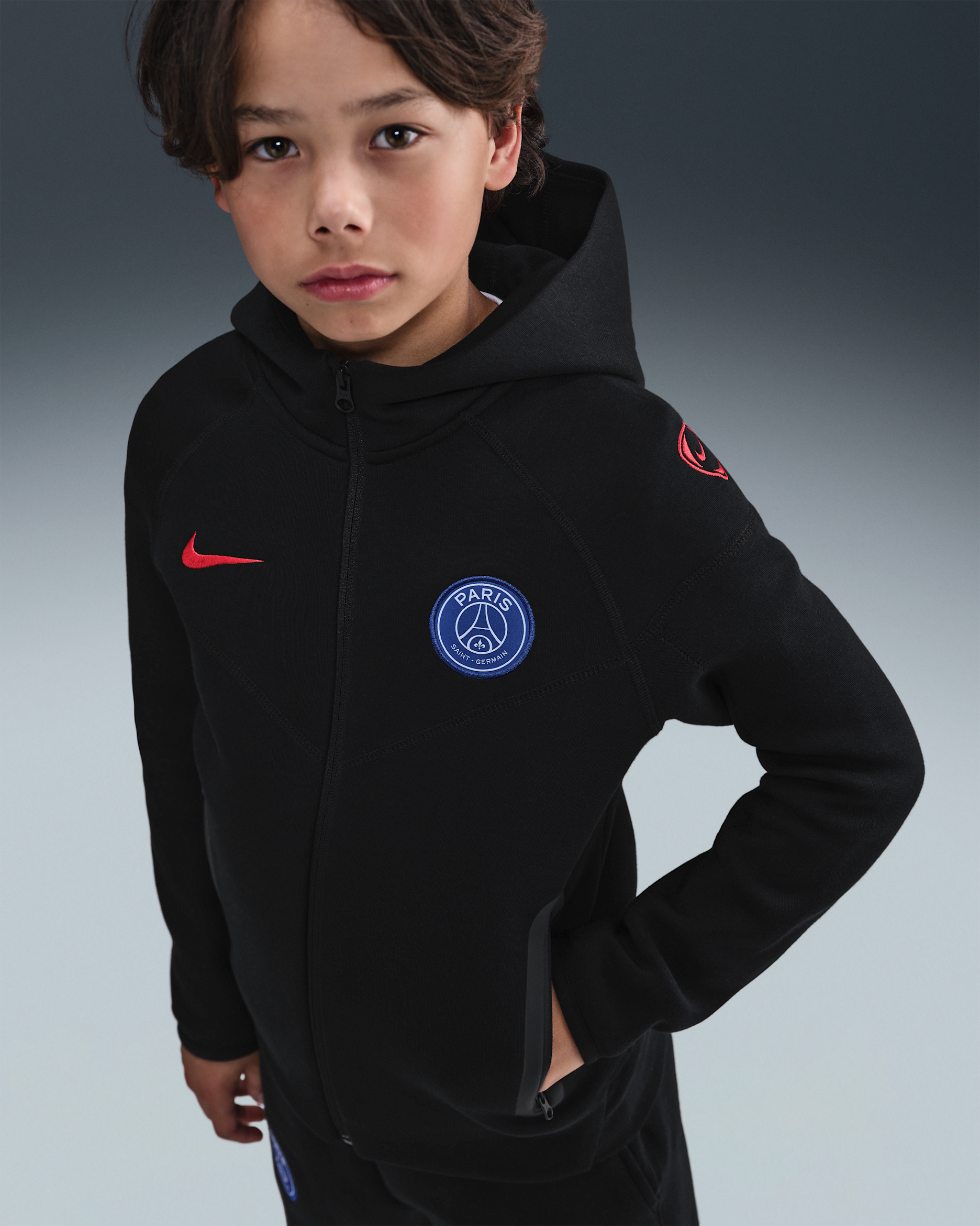 Paris Saint-Germain Tech Third Nike Total 90 Fußball-Kapuzenjacke aus Fleece (ältere Kinder) - Schwarz/Global Red