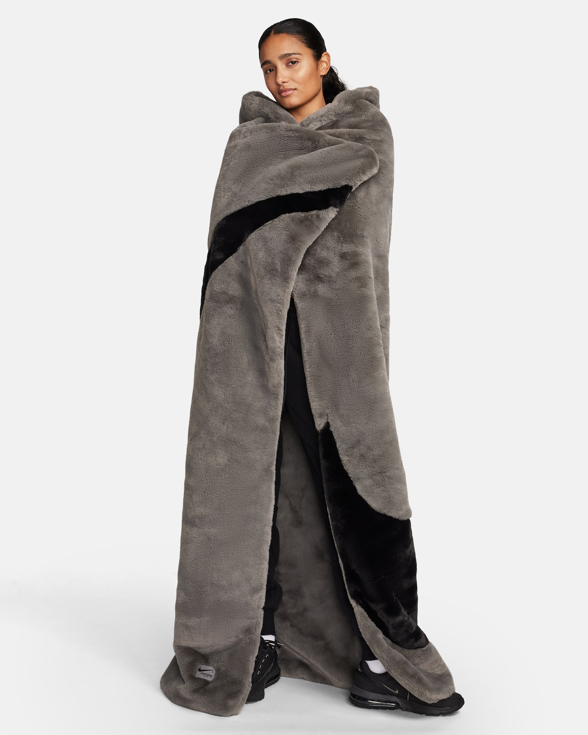 Nike Sportswear Faux Fur Blanket - Flat Pewter/Black