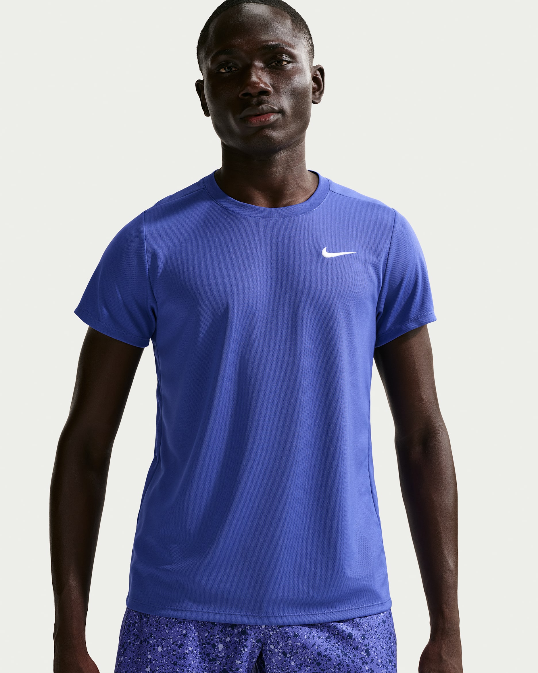 NikeCourt Victory Dri-FIT Tennisoberteil für Herren - Lapis/Weiß