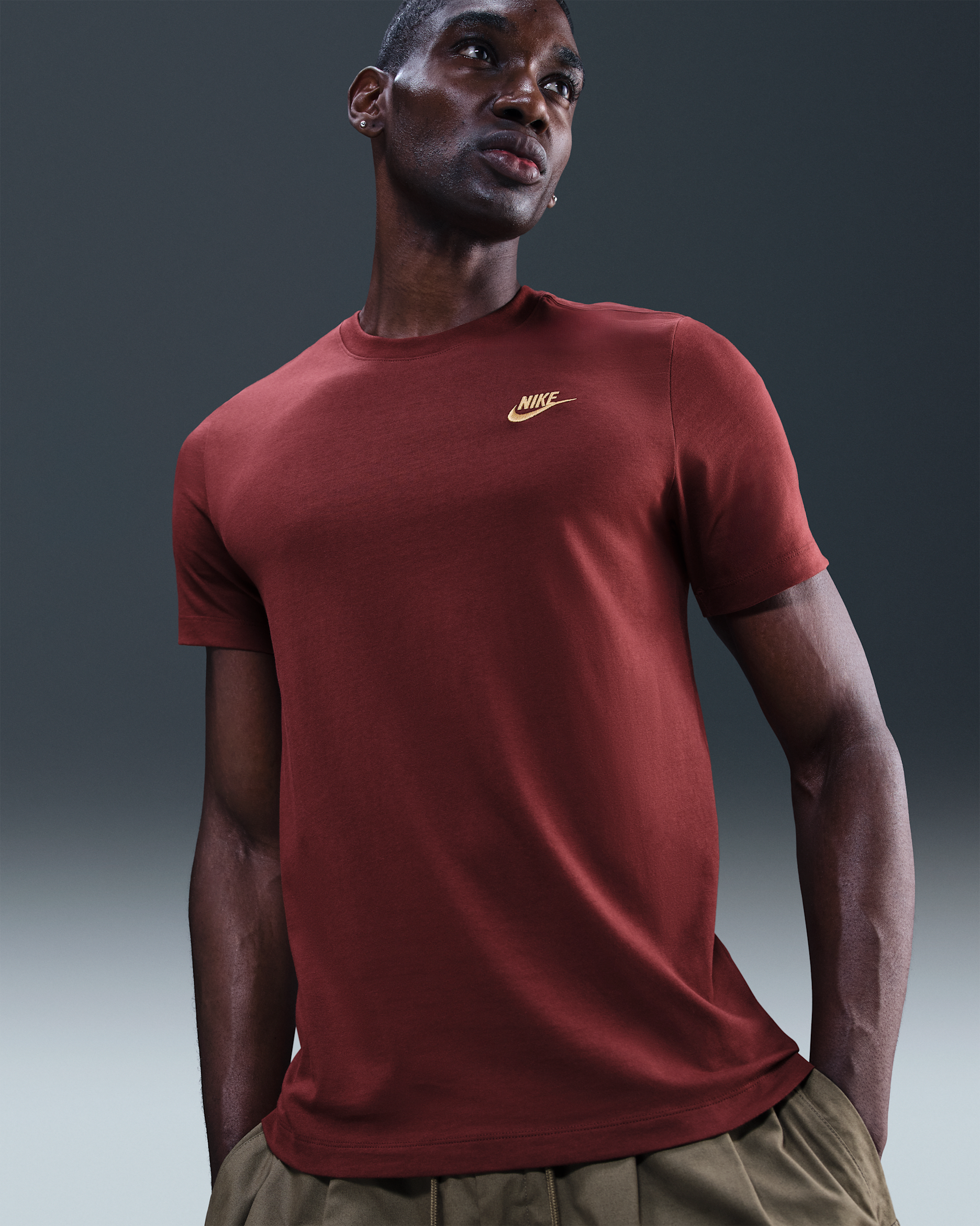 Nike Sportswear Club Erkek Tişörtü - Dark Team Red/Altın Rengi