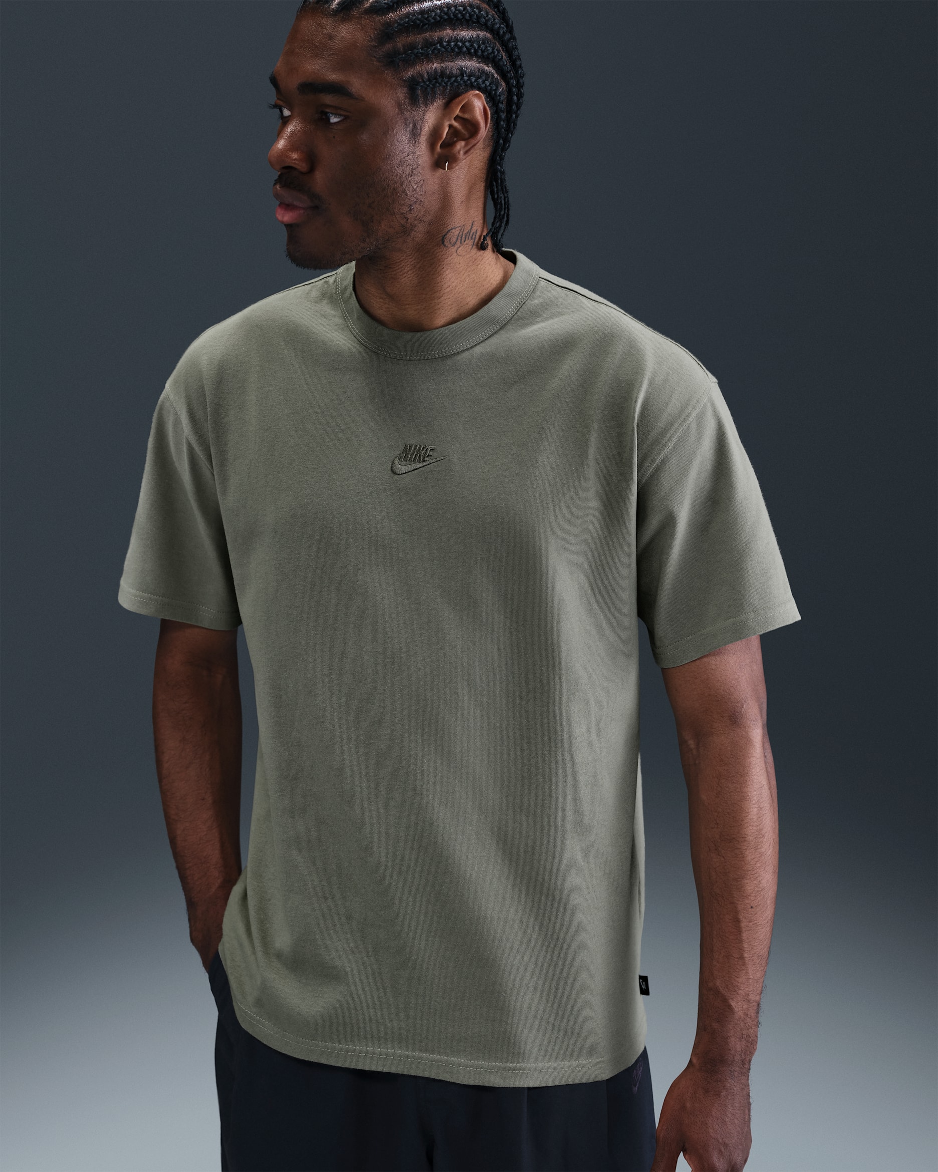 Playera para hombre Nike Sportswear Premium Essentials - Militar claro