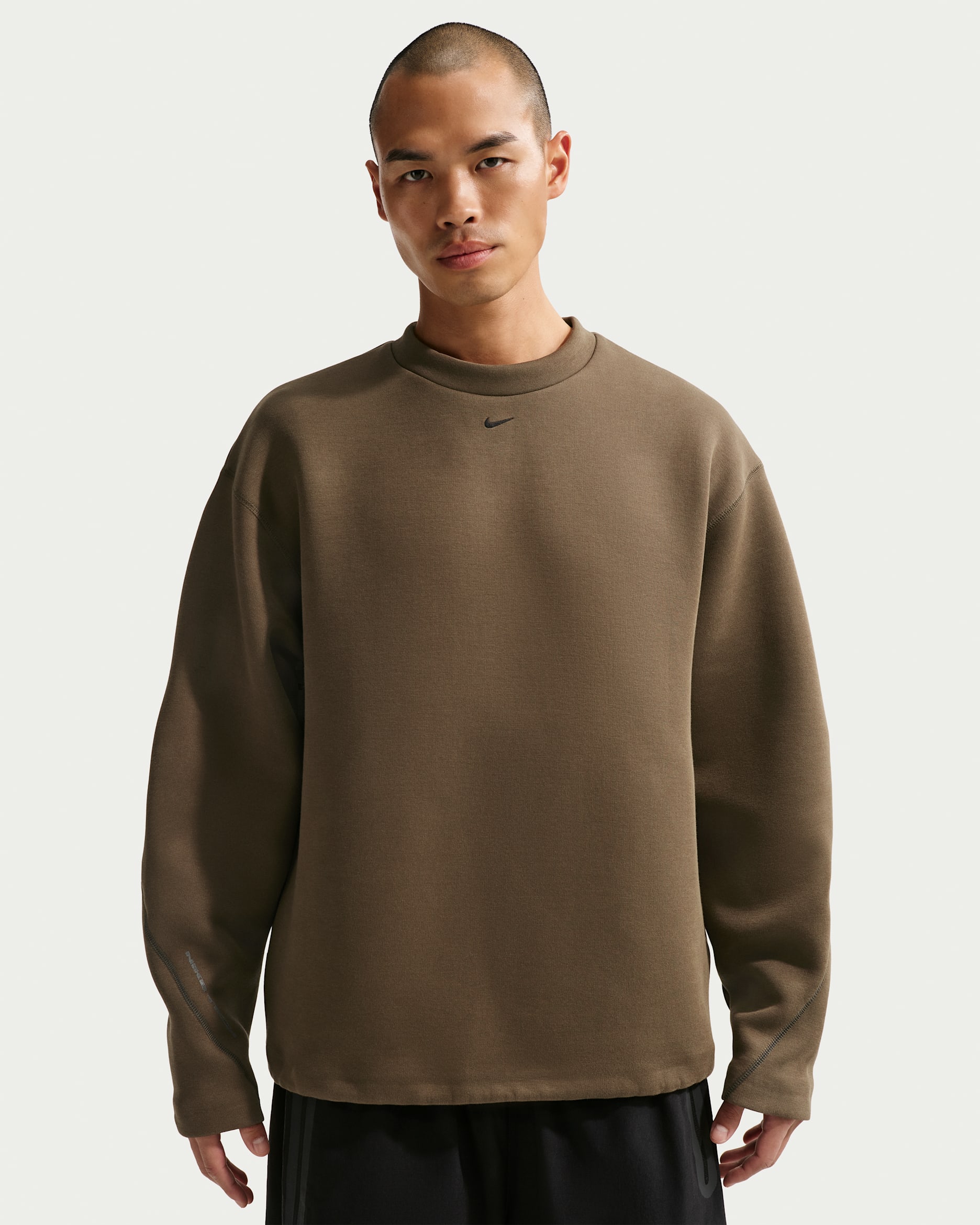 Sudadera de cuello redondo de tejido Fleece de ajuste holgado para hombre Nike Tech - Avellana oscuro/Negro