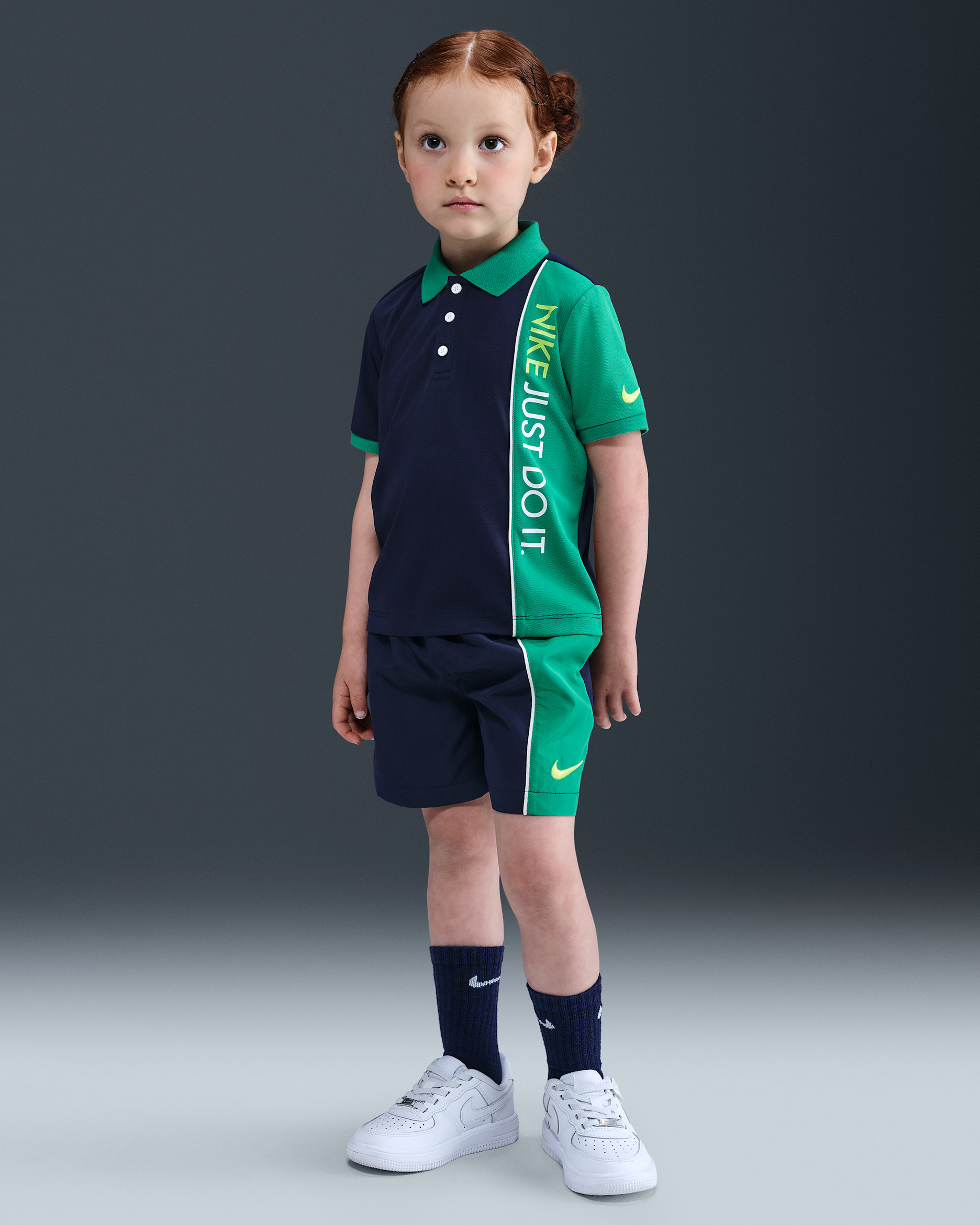 Conjunto de dos piezas con shorts infantil Nike Red Dri-FIT - Azul marino medianoche