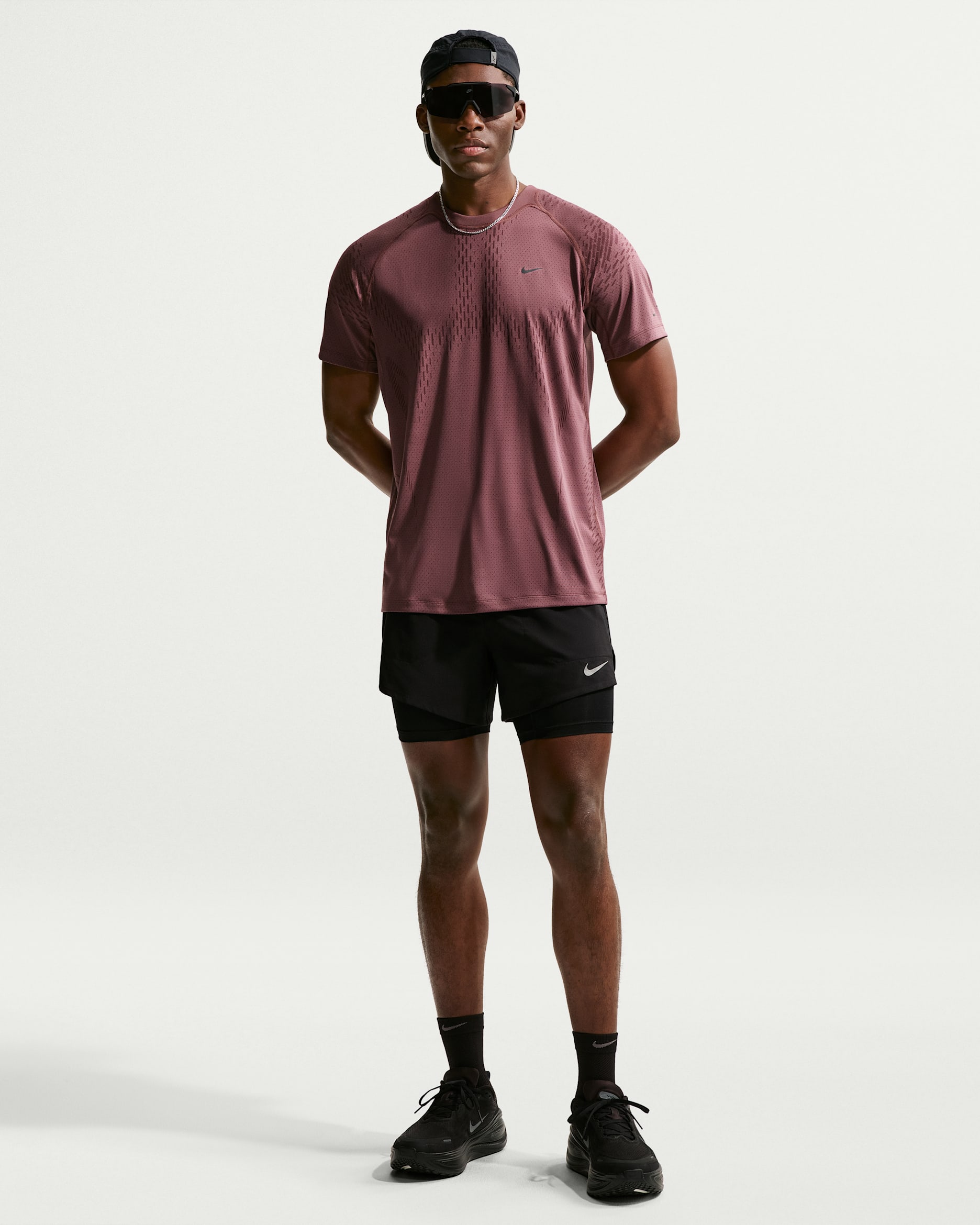 Nike Stride Dri-FIT hybridløpeshorts til herre (13 cm) - Svart