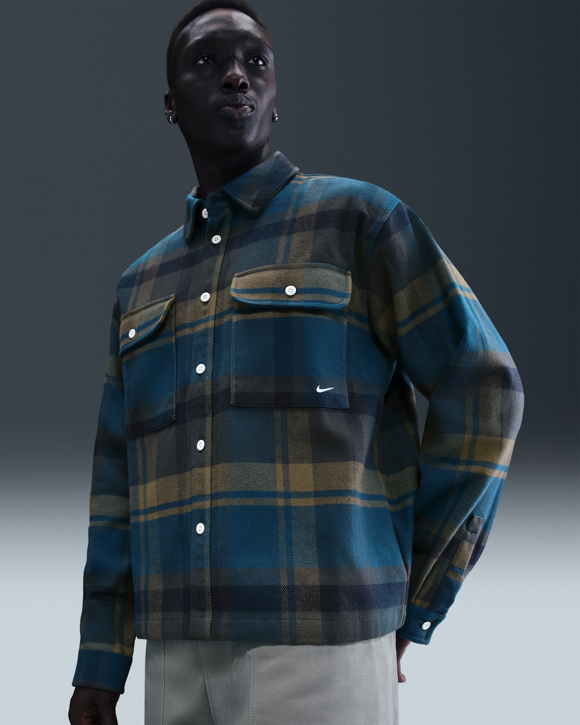 Camisa safari para hombre Nike Life - Oliva medio/Azul fuerza/Alga/Blanco