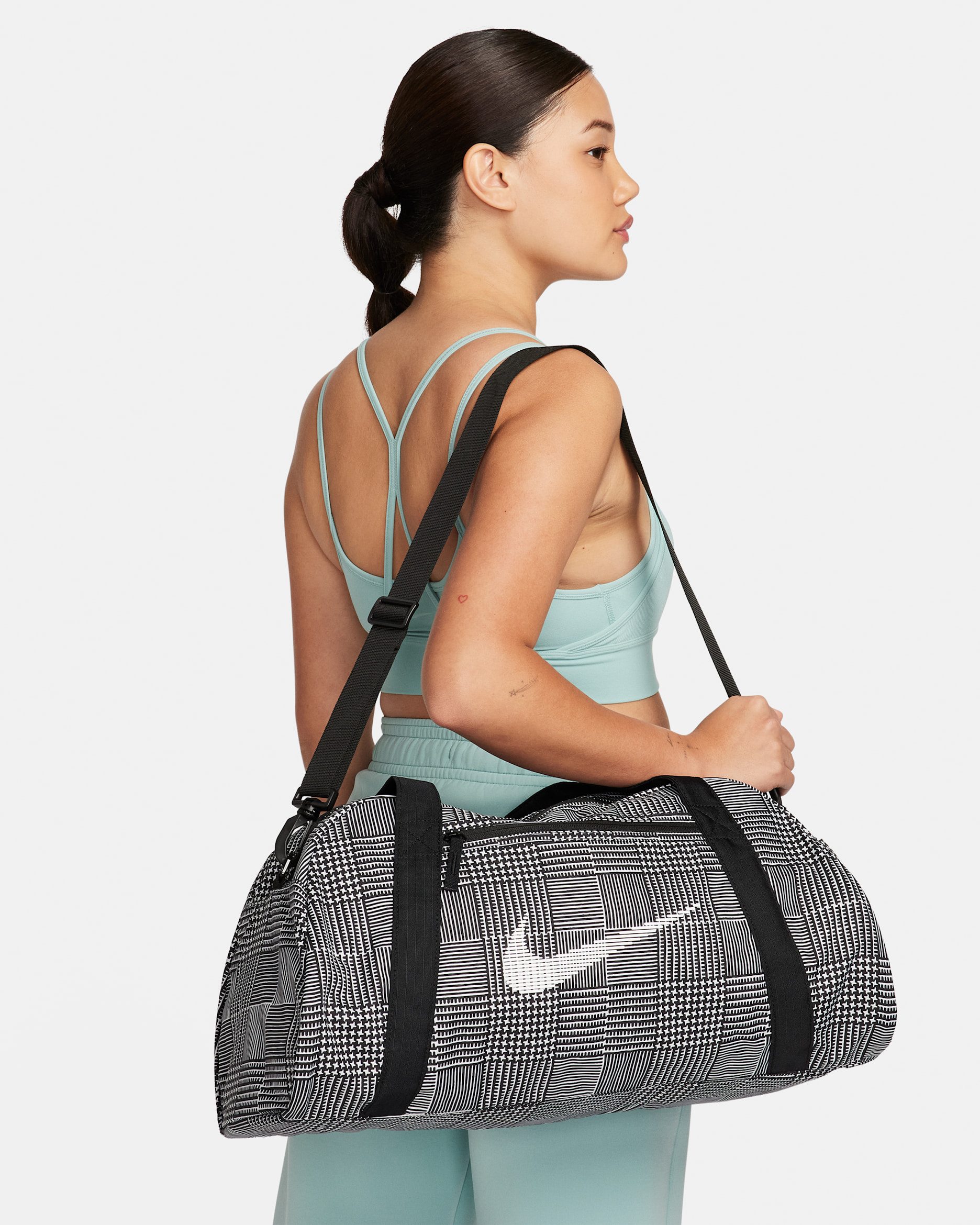 Nike Gym Club Checked Duffel (24L) - Sail/Black/White