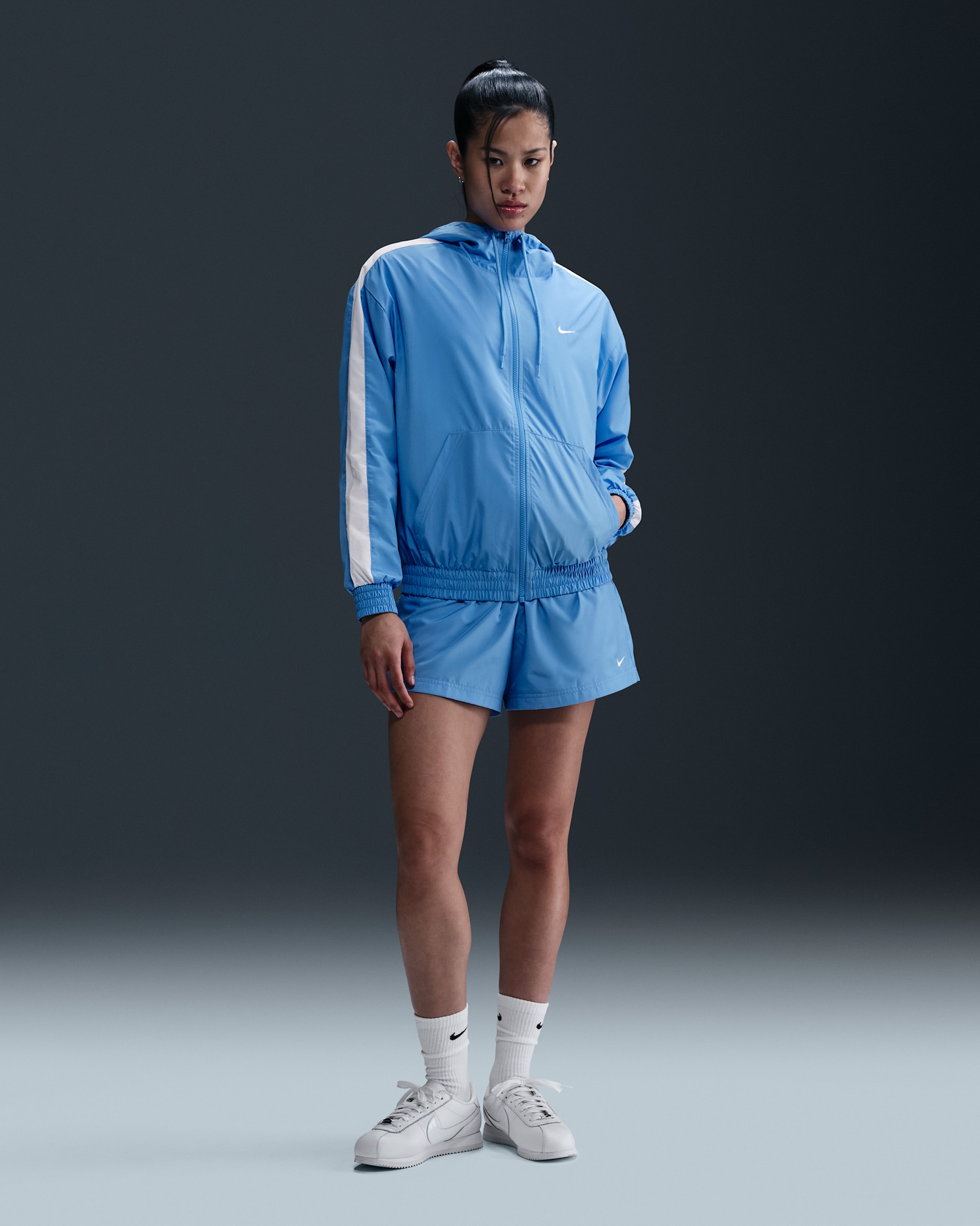 Nike Sportswear Classic Wovens Women's Mid-Rise Shorts - University Blue/White