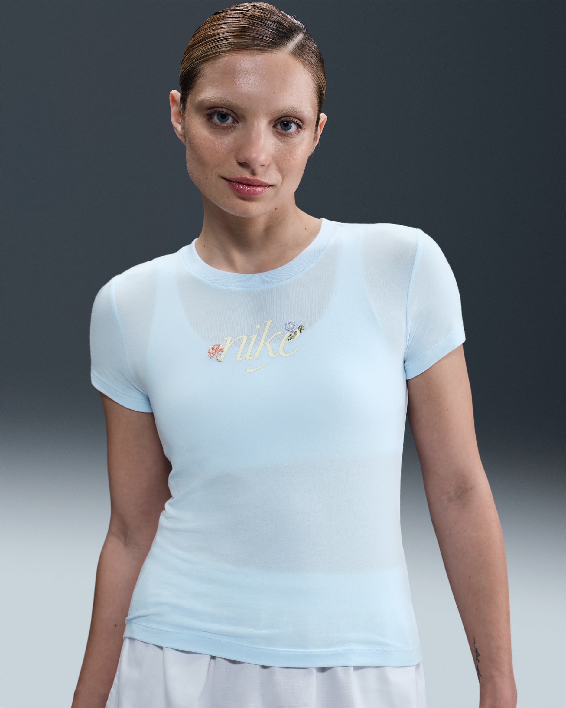 Playera con estampado slim para mujer Nike Sportswear Chill Knit - Tinte azul