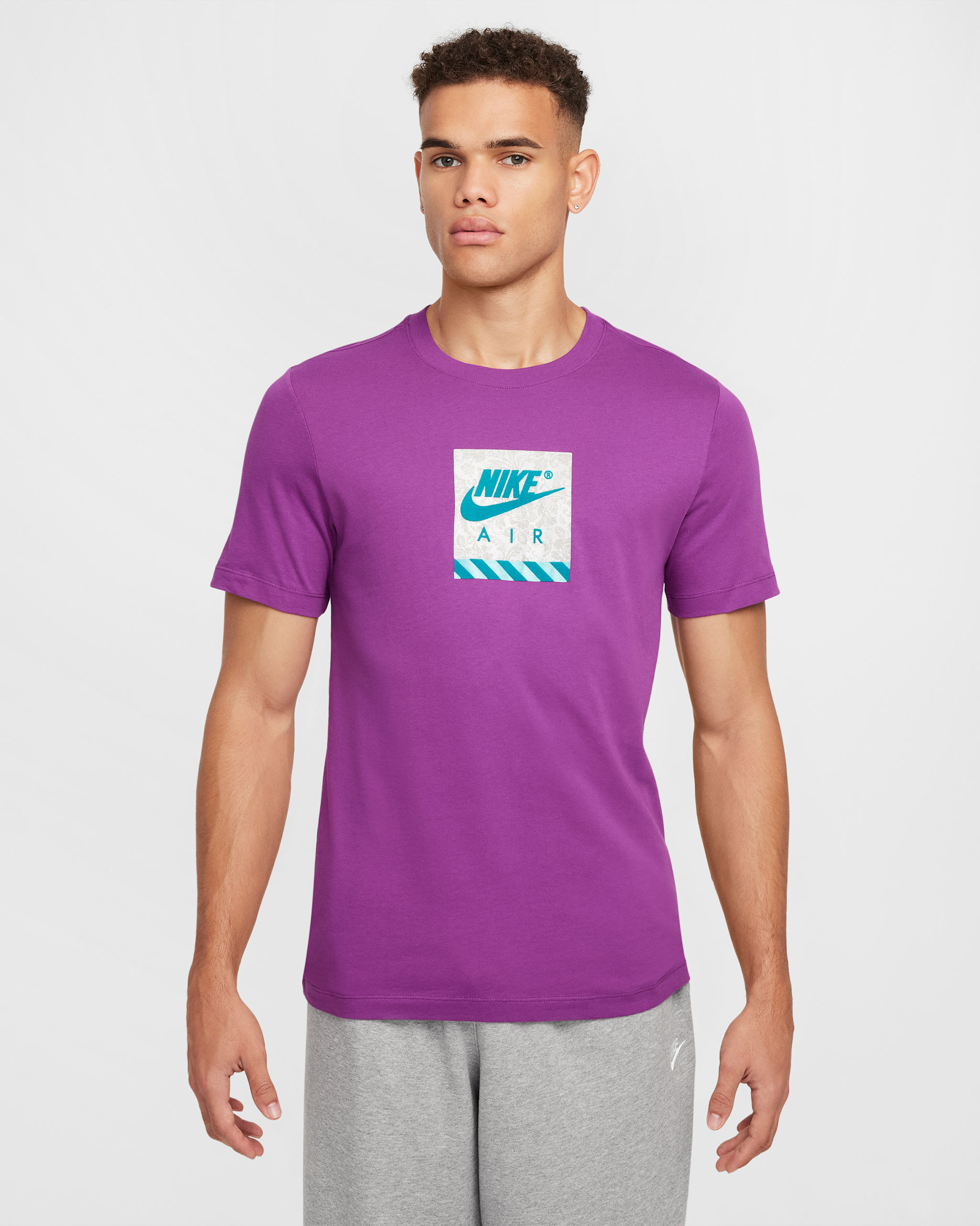 Playera Nike Sportswear
- Baya resaltado