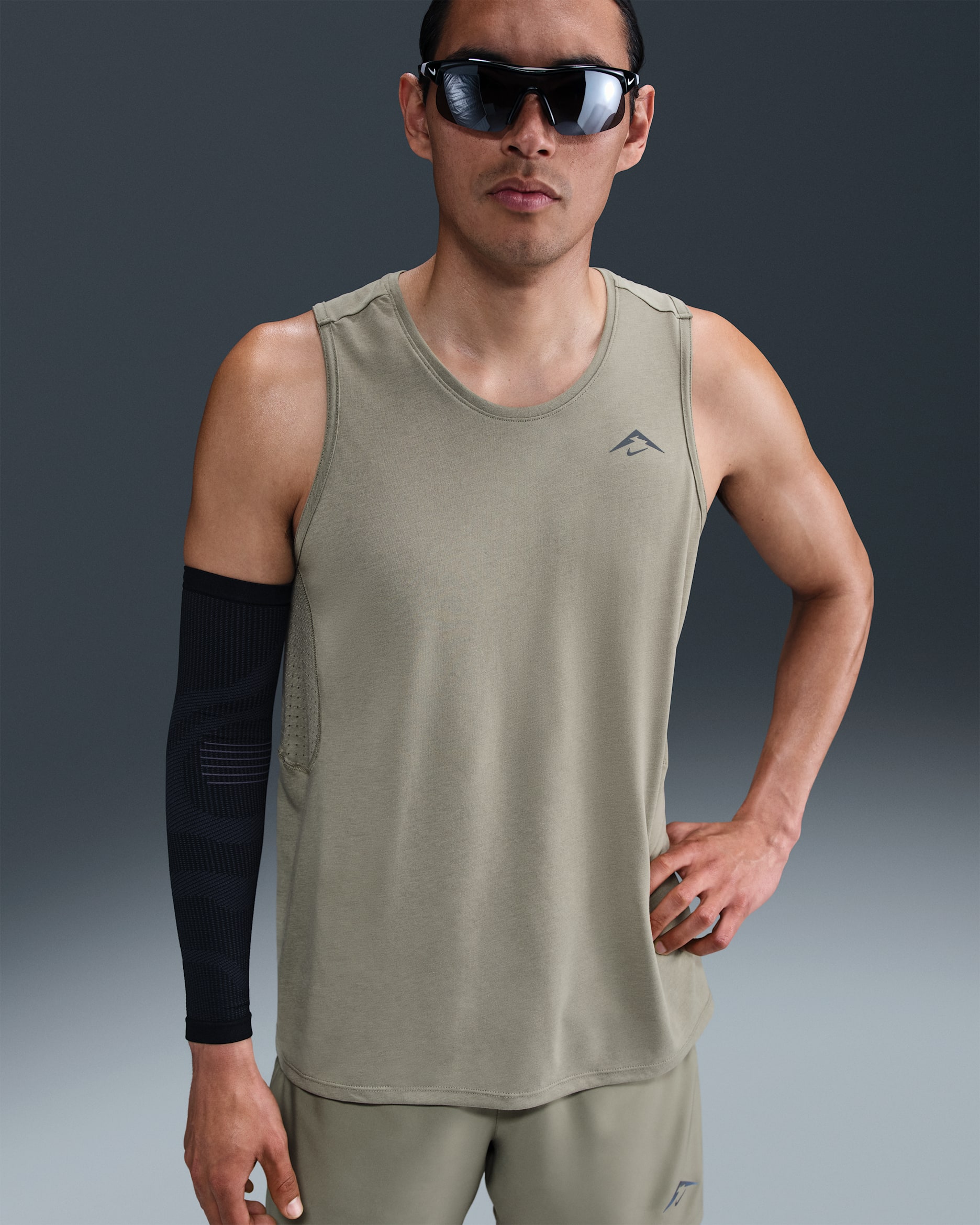 Nike Solar Chase Men's Dri-FIT ADV Running Tank Top - Light Army/Black