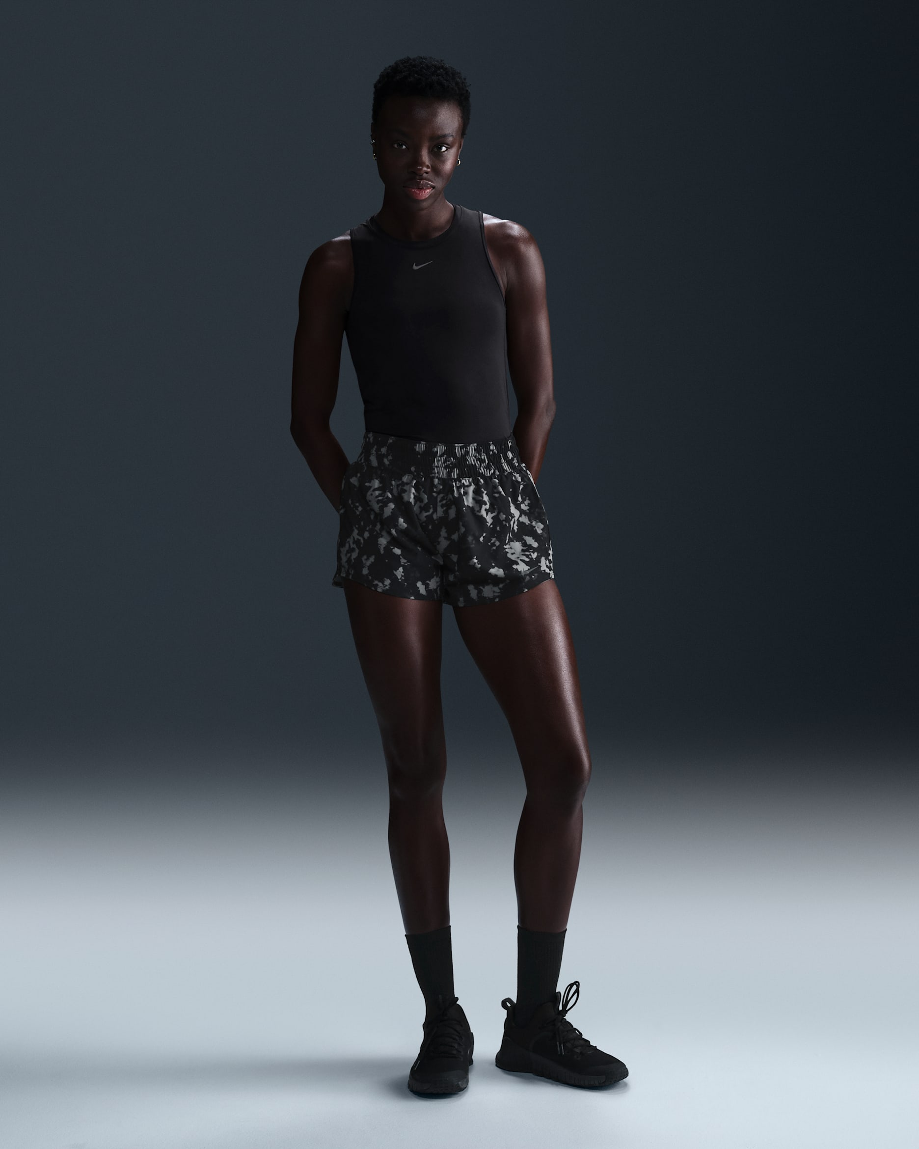 Shorts Dri-FIT estampados con forro de ropa interior para mujer Nike One - Negro/Negro/Negro/Negro