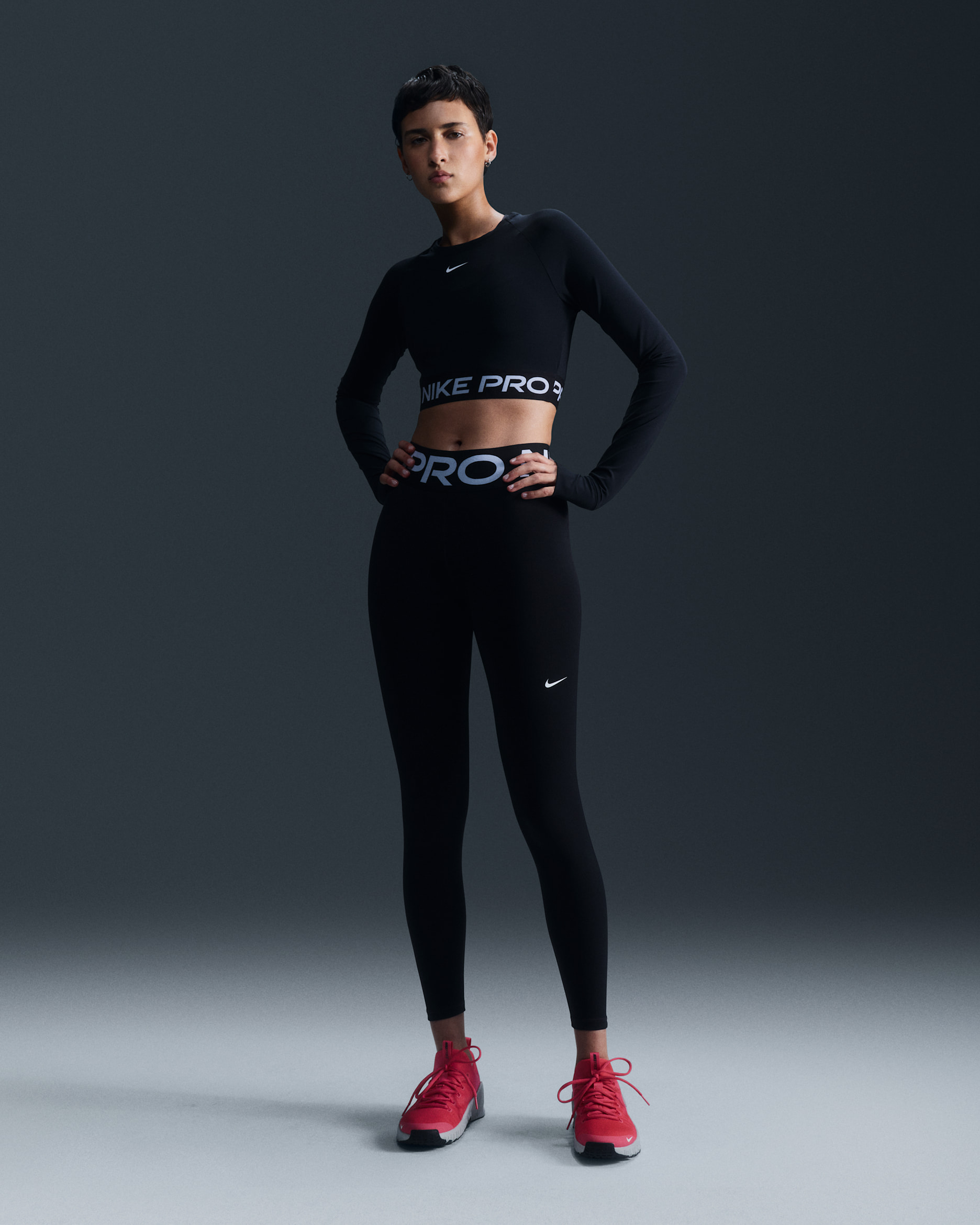 Nike Pro Sculpt leggings i full lengde med høyt liv til dame - Svart/Hvit