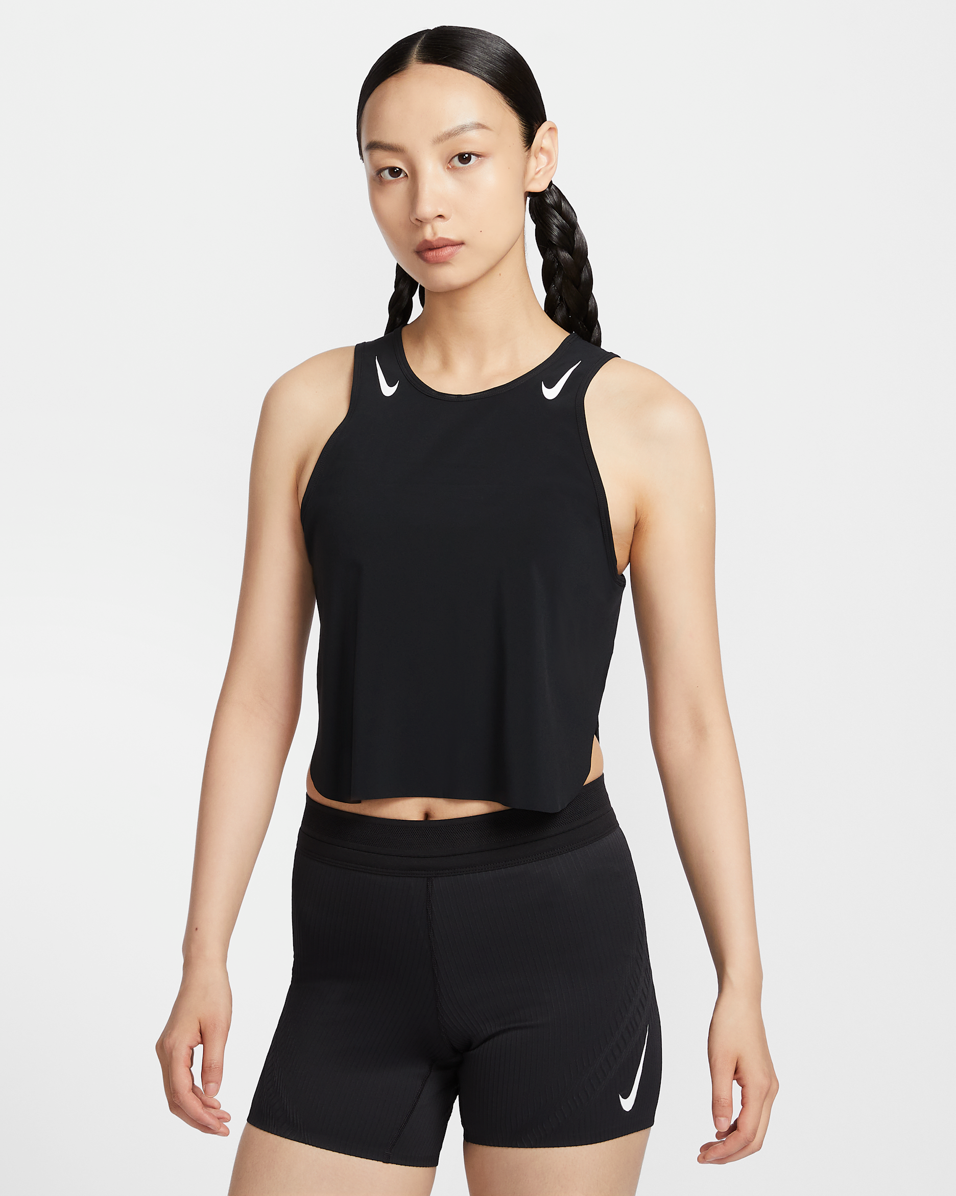 Nike AeroSwift 女款 Dri-FIT ADV 短版跑步背心上衣 - 黑色/白色