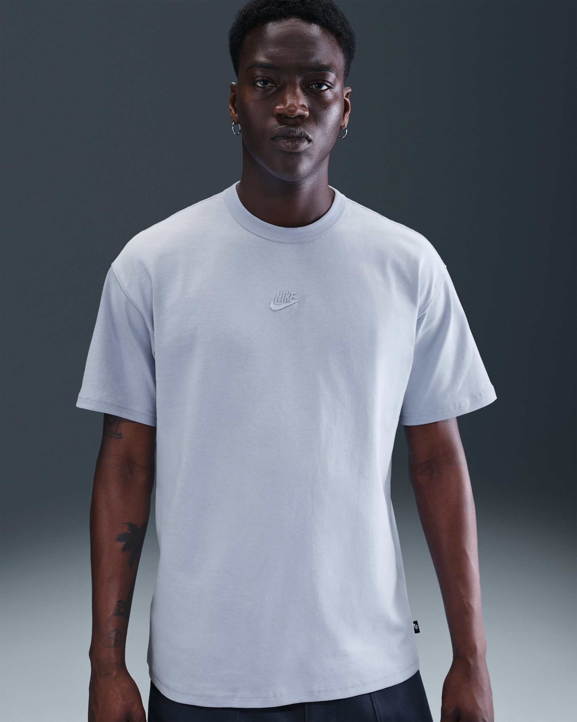 Playera para hombre Nike Sportswear Premium Essentials - Fantasma