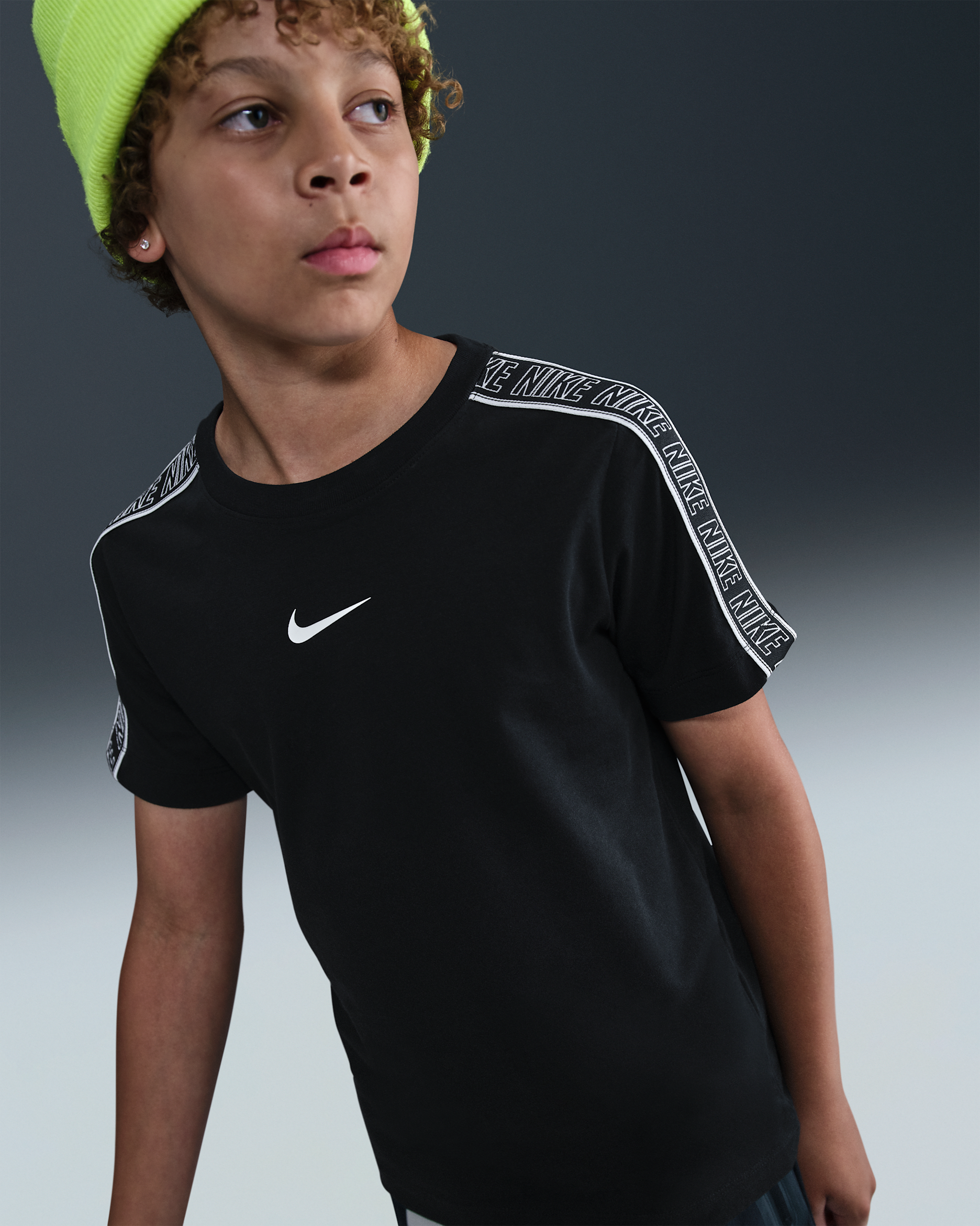 Nike Sportswear Older Kids' T-Shirt - Black