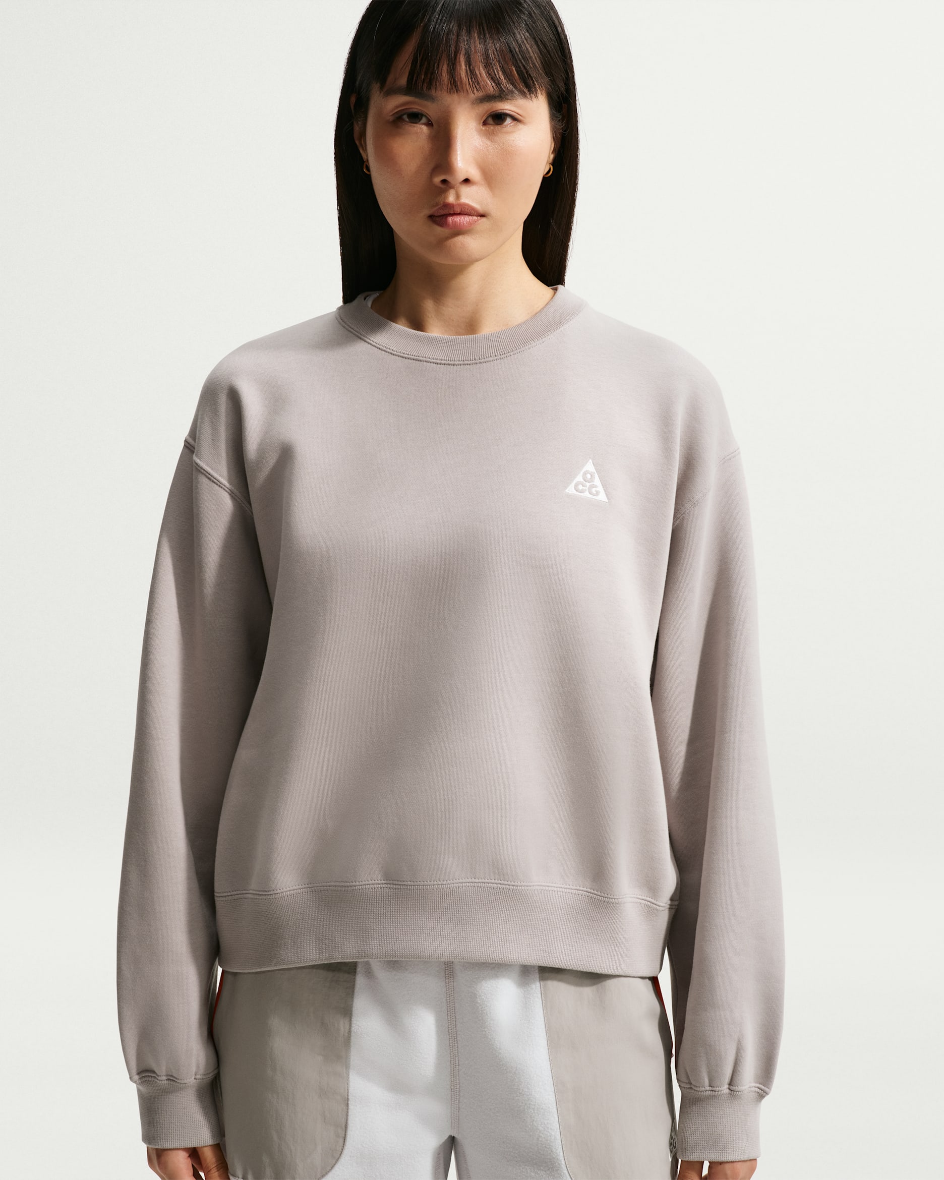 Nike ACG 'Tuff Fleece' Women's Therma-FIT Crew-Neck Sweatshirt - College Grey/Summit White
