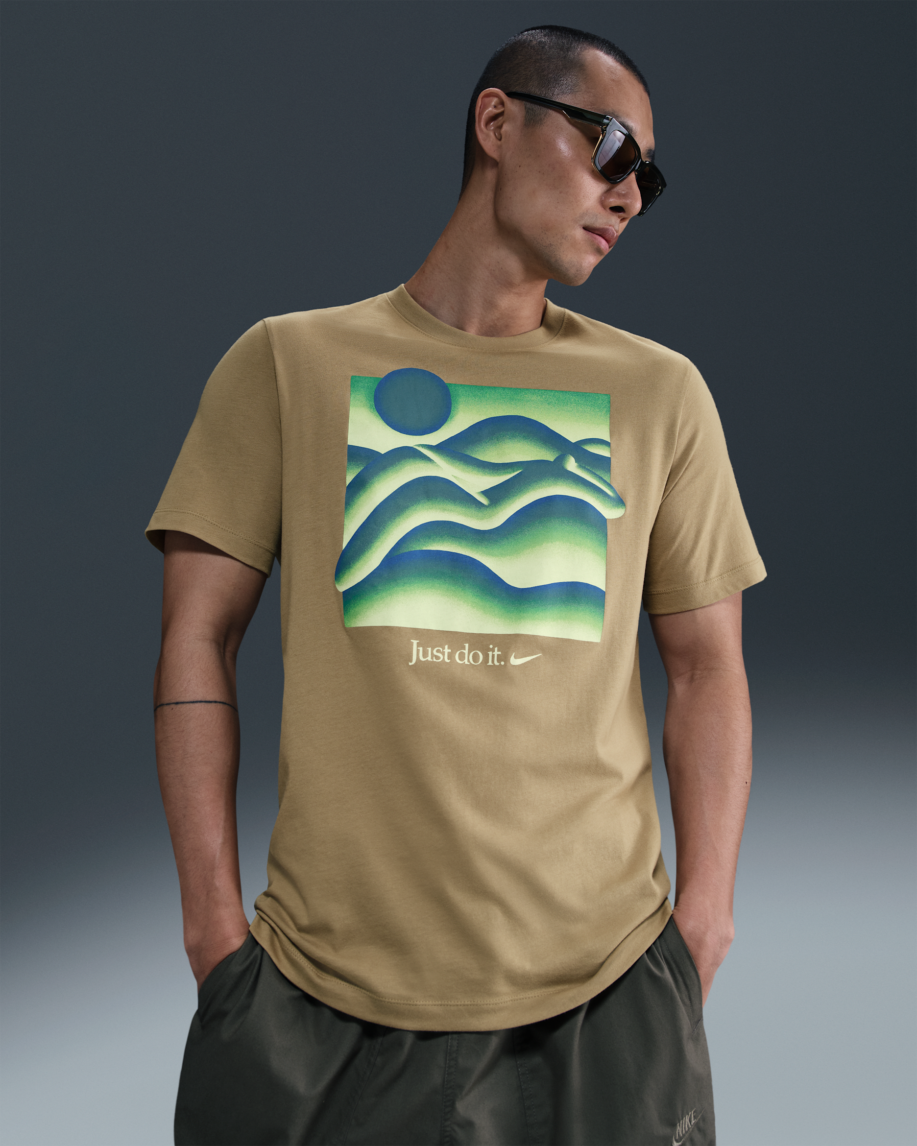 Playera Nike Sportswear  - Beige paracaídas