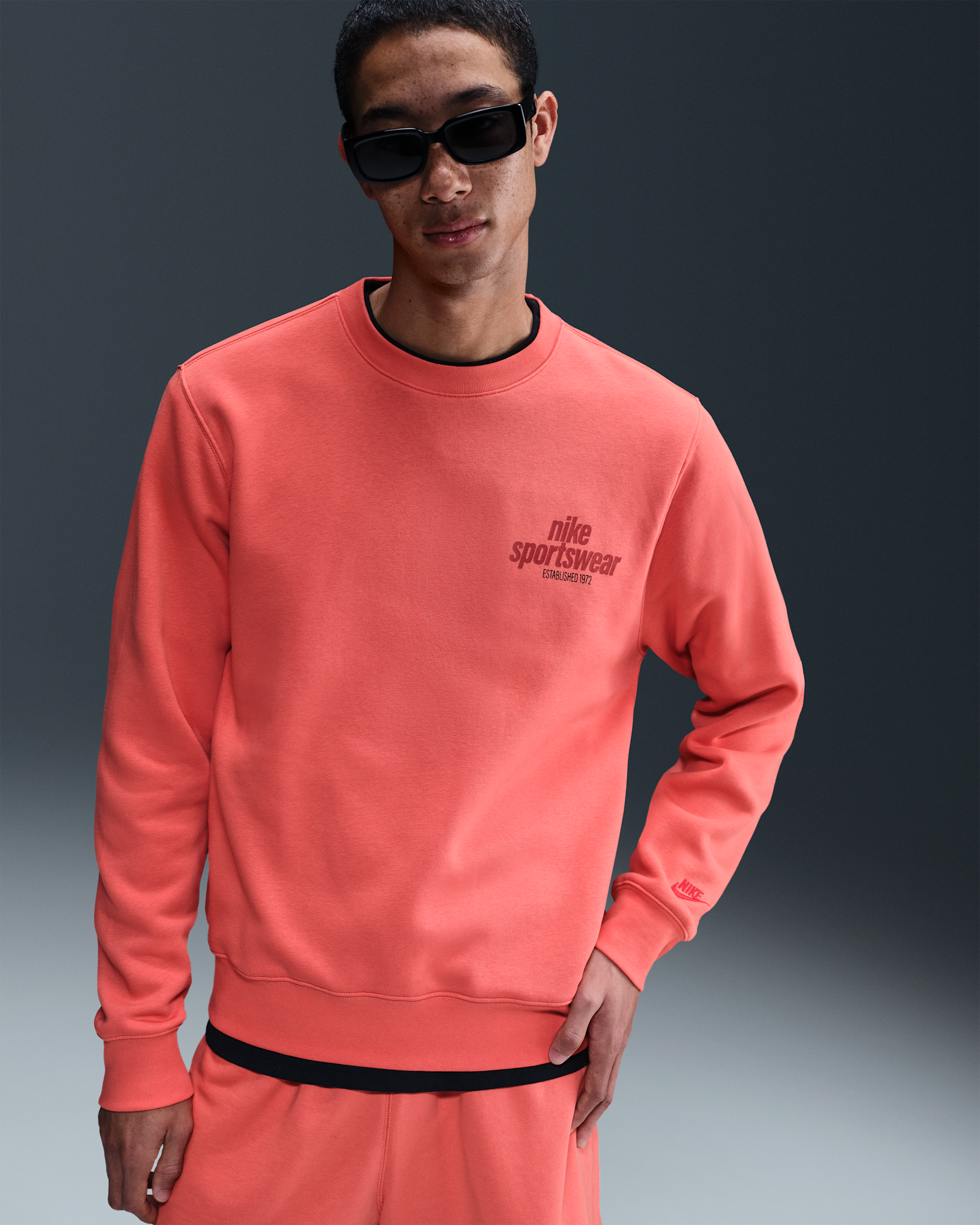 Nike Club Men's Fleece Crew - Magic Ember/University Red