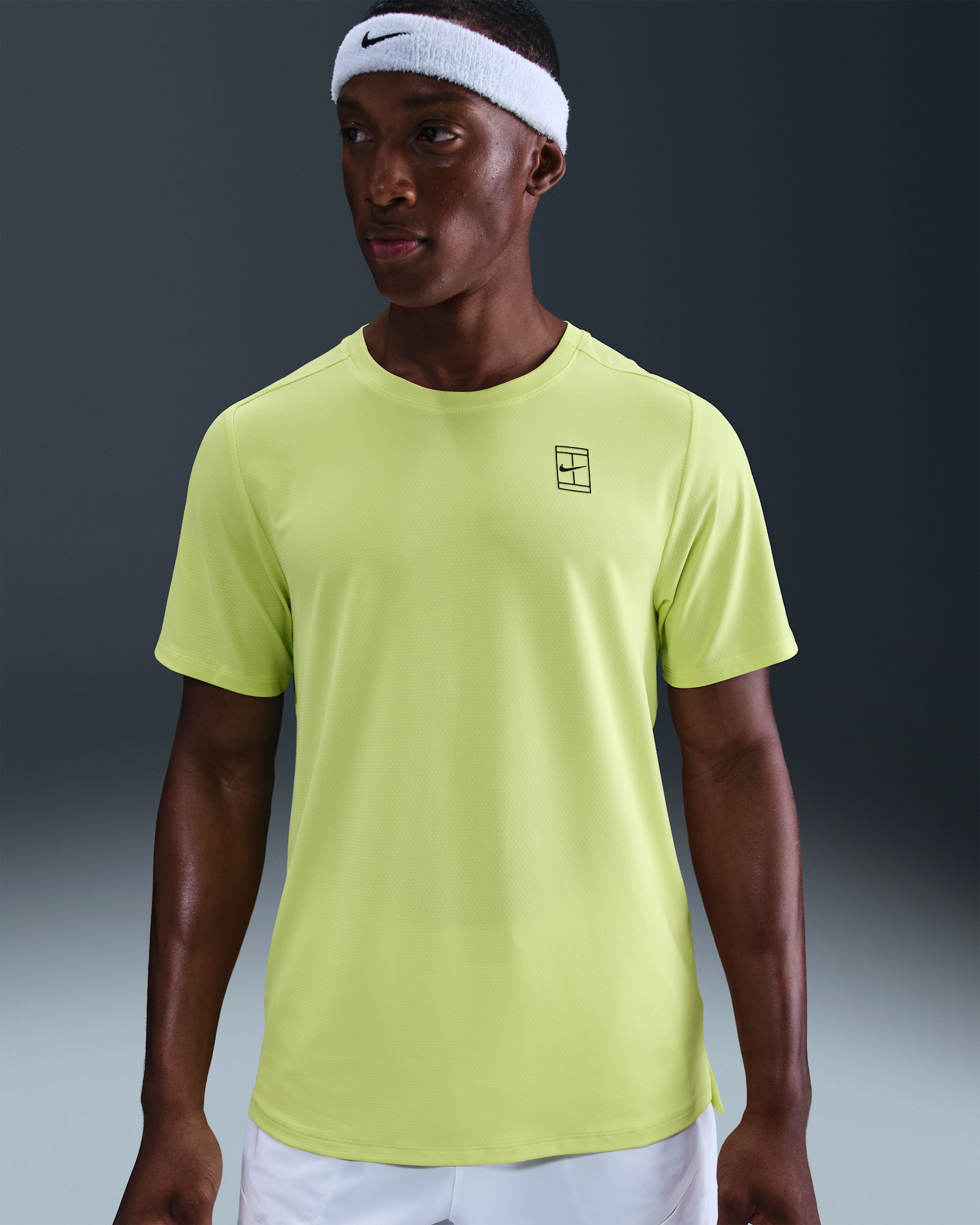 Playera de tenis Dri-FIT para hombre NikeCourt Advantage - Toque de limón claro