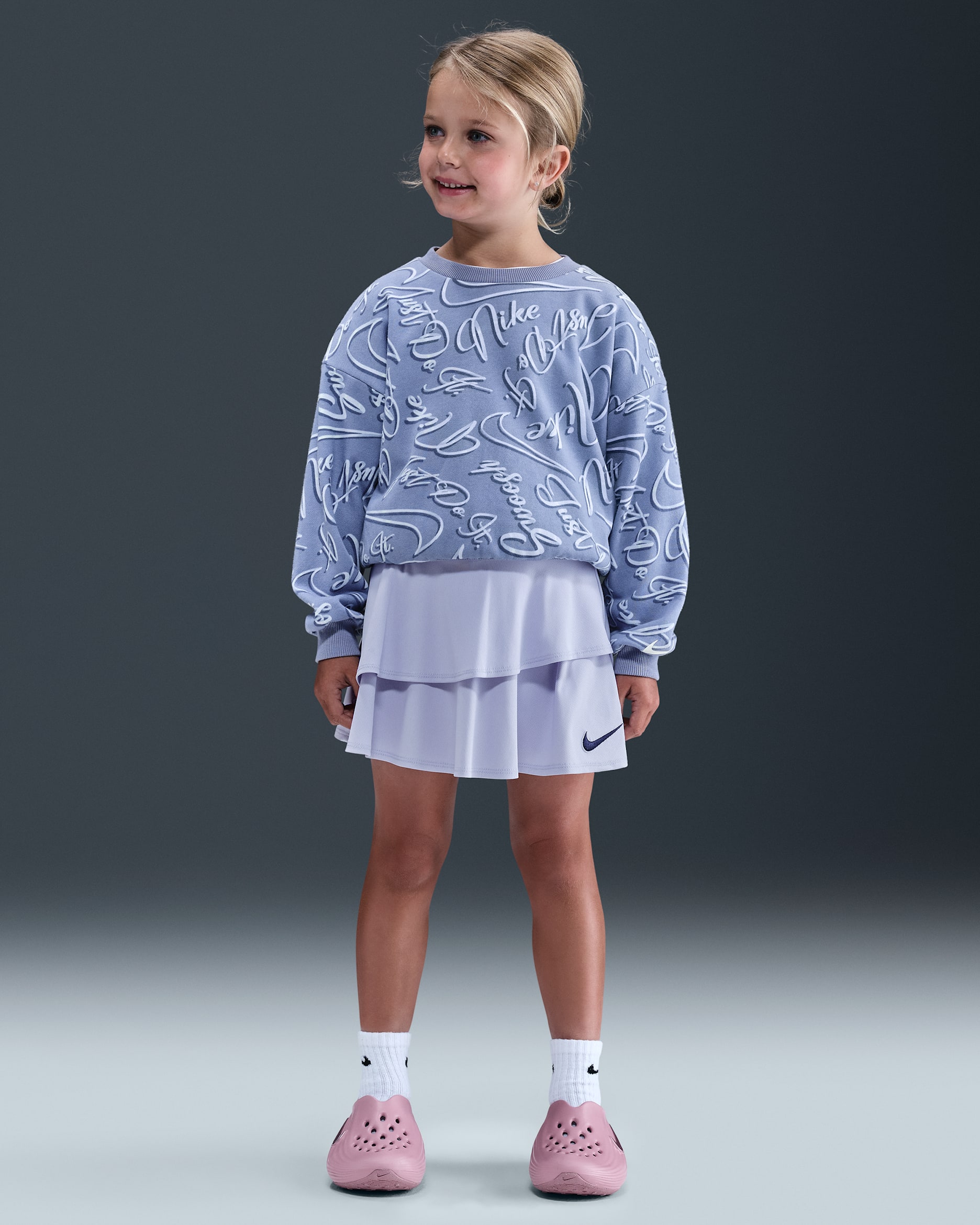 Conjunto de scooter de dos piezas Floral Futura para niños talla pequeña Nike Swoosh On Pointe - Fantasma