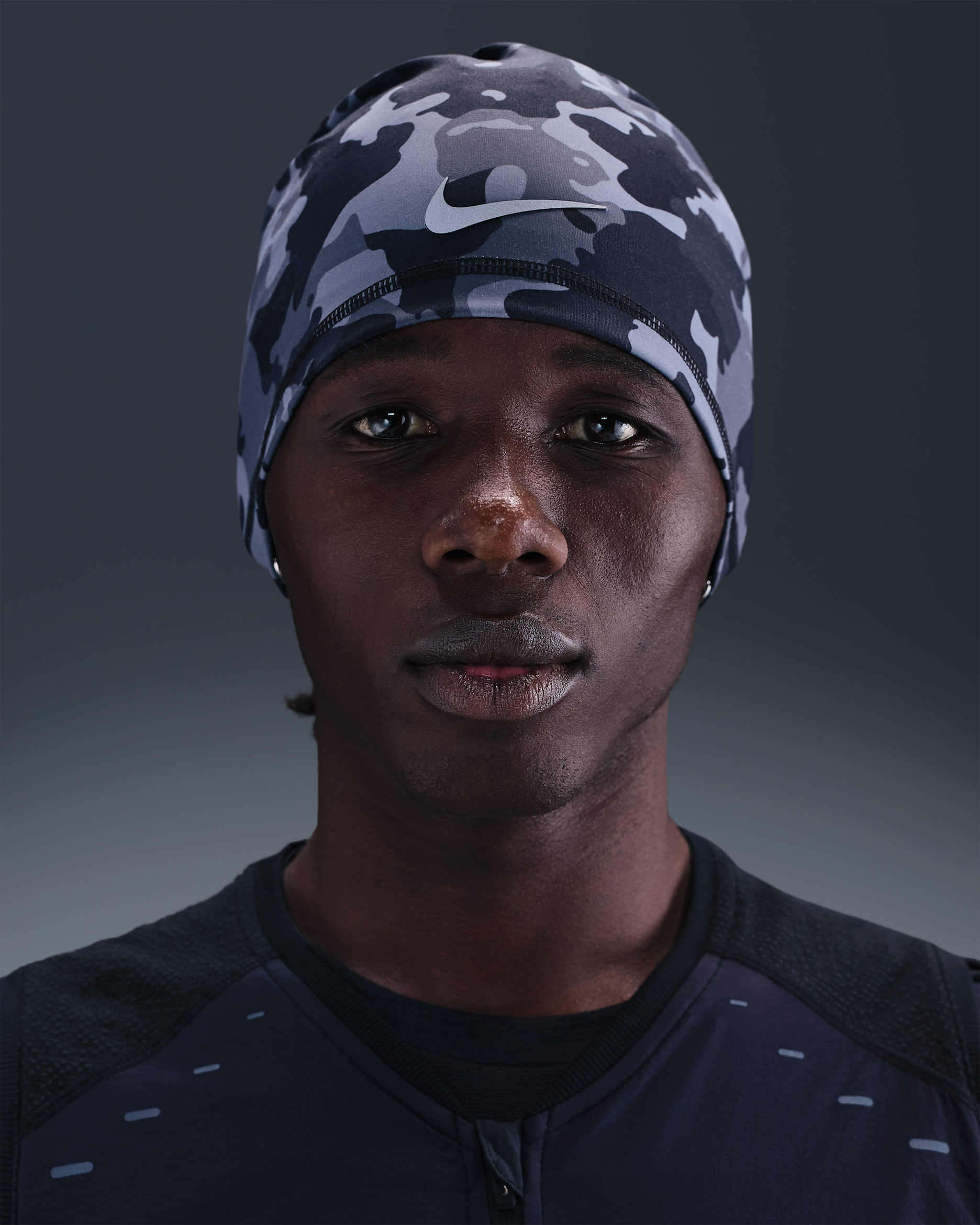 Nike Peak Dri-FIT Uncuffed Beanie - Smoke Grey/Silver