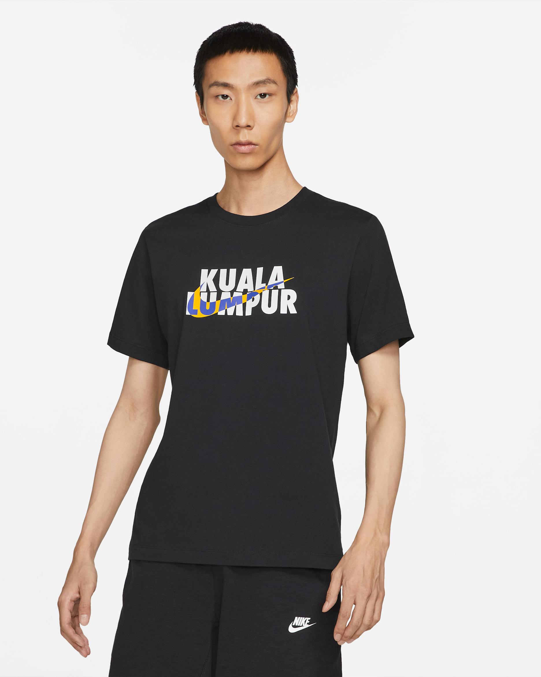 Nike Sportswear 男款 T 恤 - 黑色