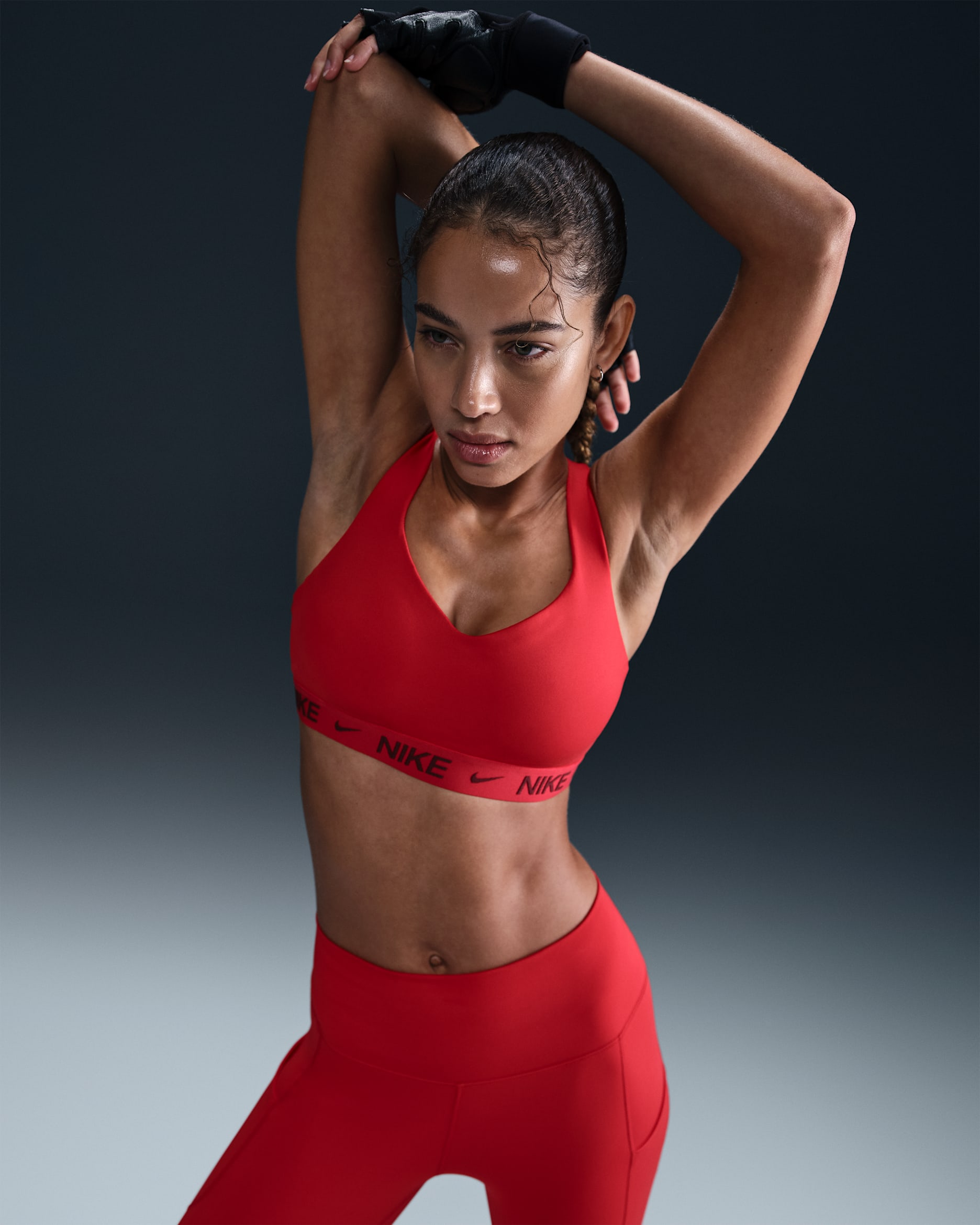 Nike Indy High Support padded verstelbare sport-bh - University Red/Dark Team Red