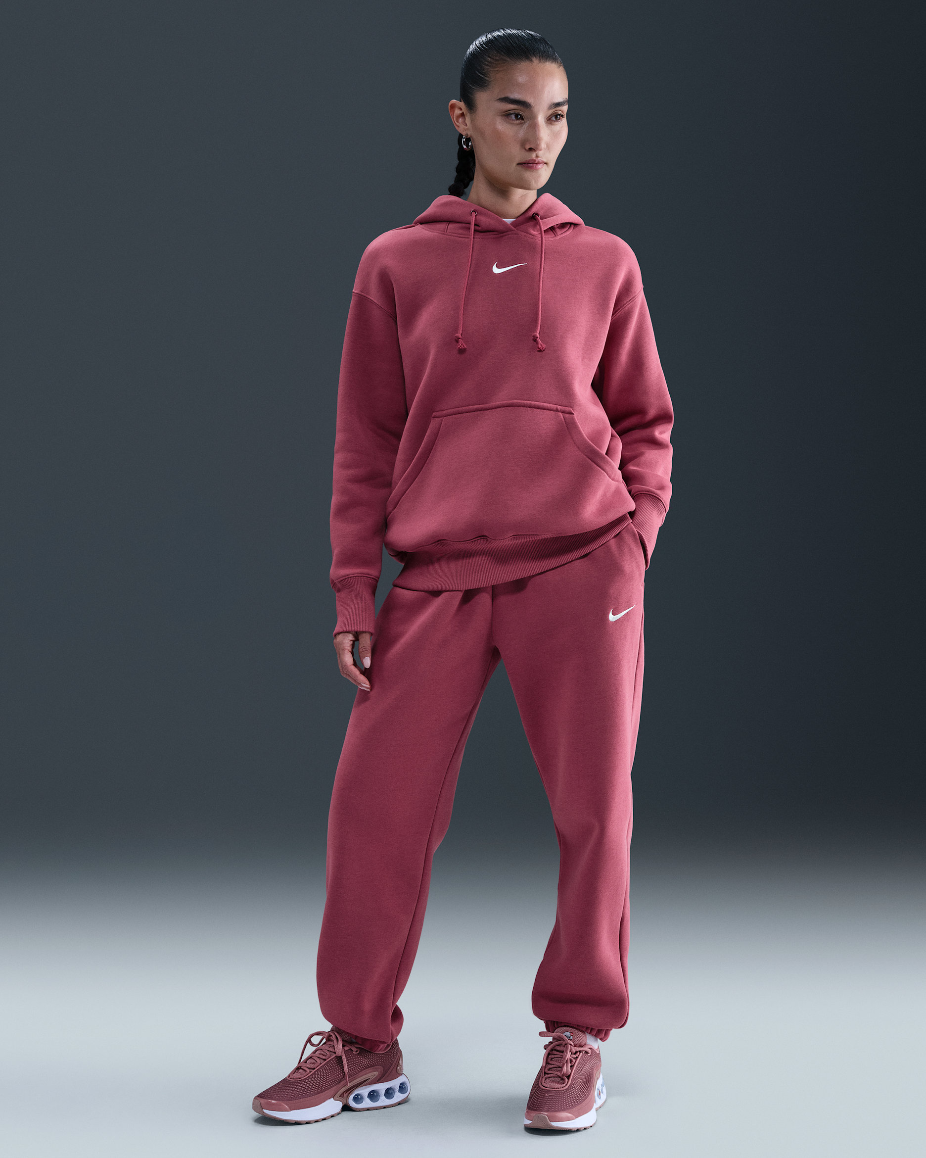 나이키 스포츠웨어 피닉스 플리스 여성 하이웨이스트 오버사이즈 스웻팬츠 - 스위트 비트/세일