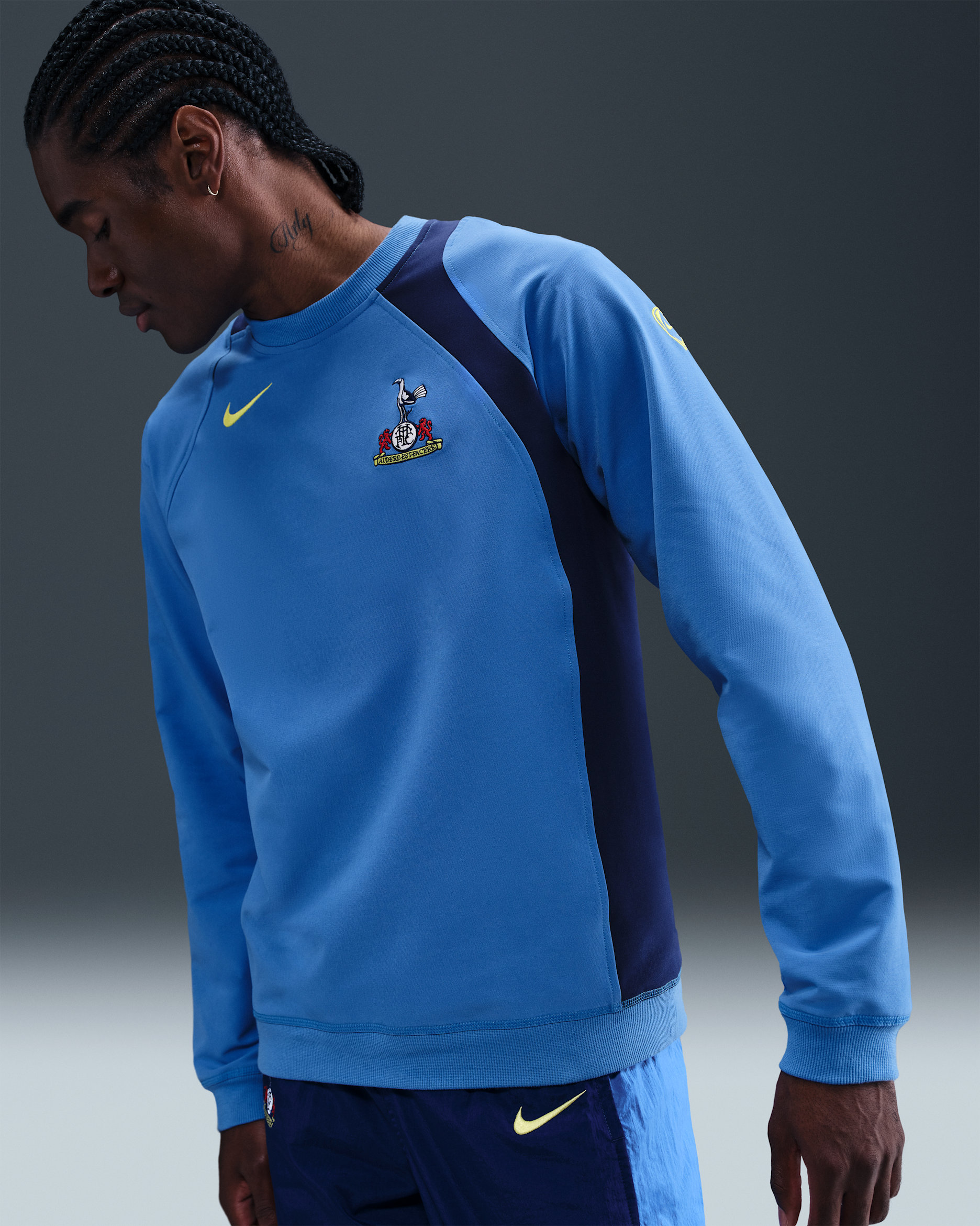Playera de fútbol de cuello redondo Nike Total 90 del Tottenham Hotspur alternativa para hombre - Azul Pacífico/Azul vacío/Amarillo dinámico