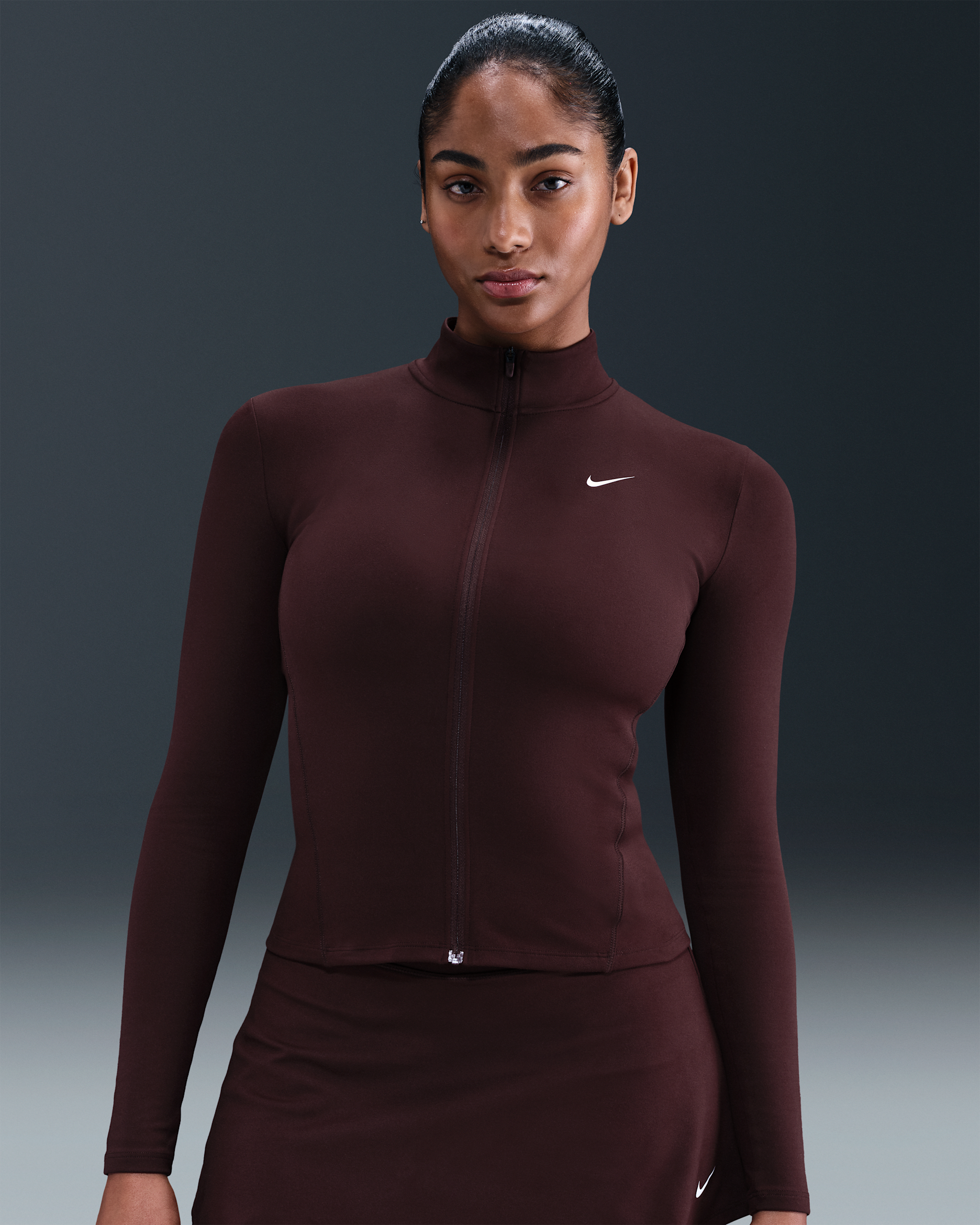 Nike One Fitted Dri-FIT-jakke med lynlås i fuld længde til kvinder - Burgundy Crush/hvid