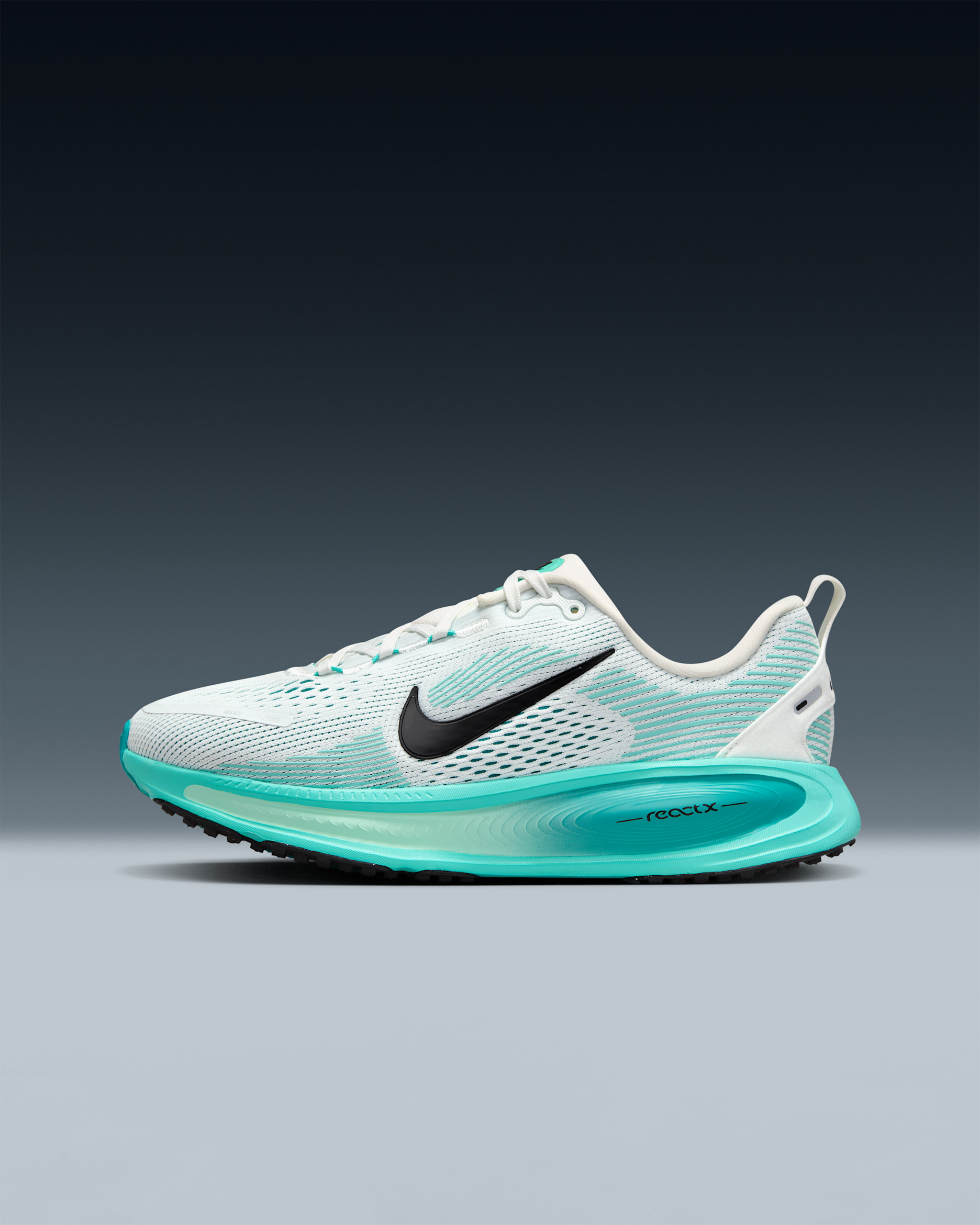 Tenis de correr en pavimento para niños grandes Nike Vomero 18 - Blanco cumbre/Cactus empolvado/Azul verdoso geoda/Negro