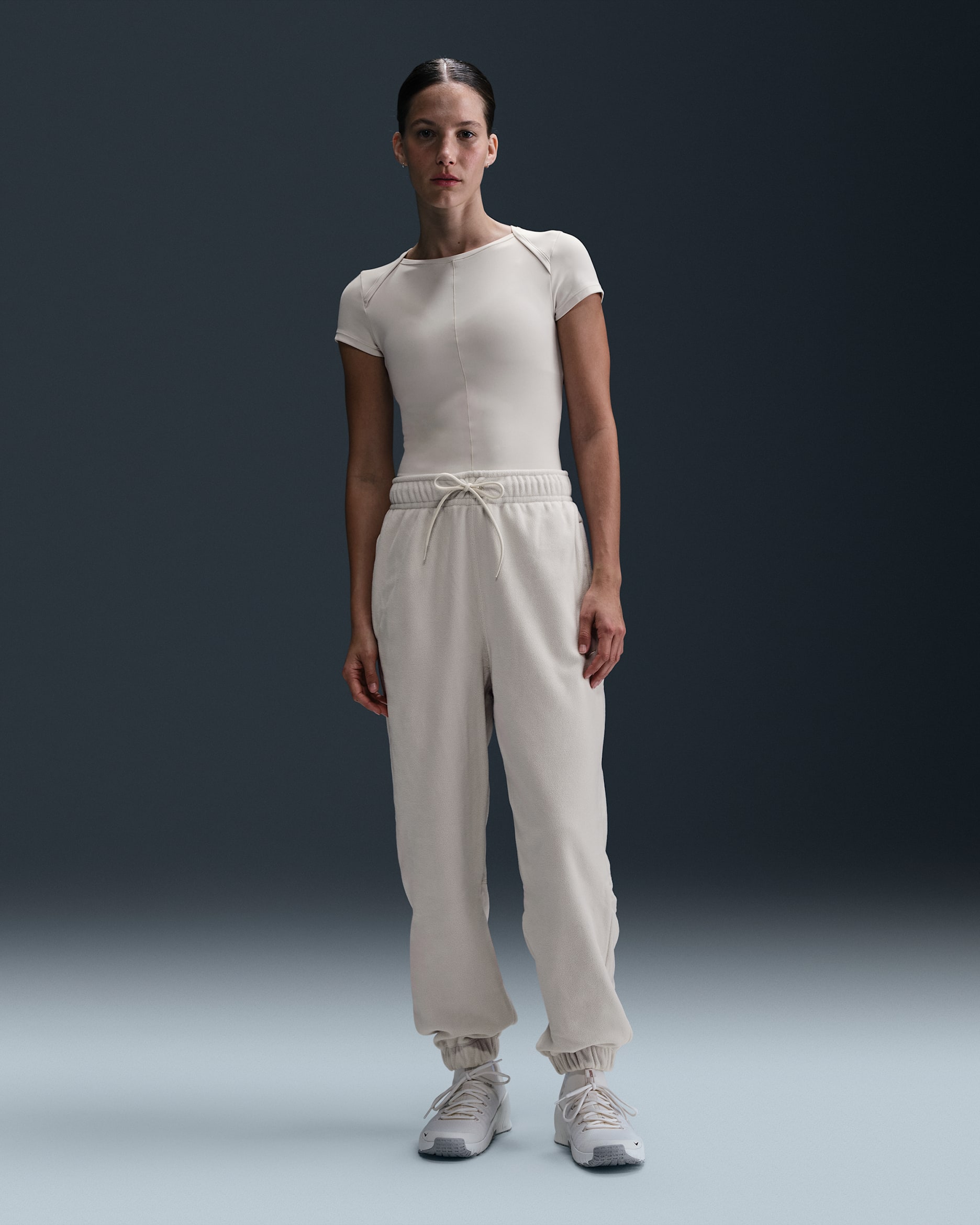 Nike Therma-FIT One Women's Loose Fleece Pants - Light Orewood Brown/Pale Ivory