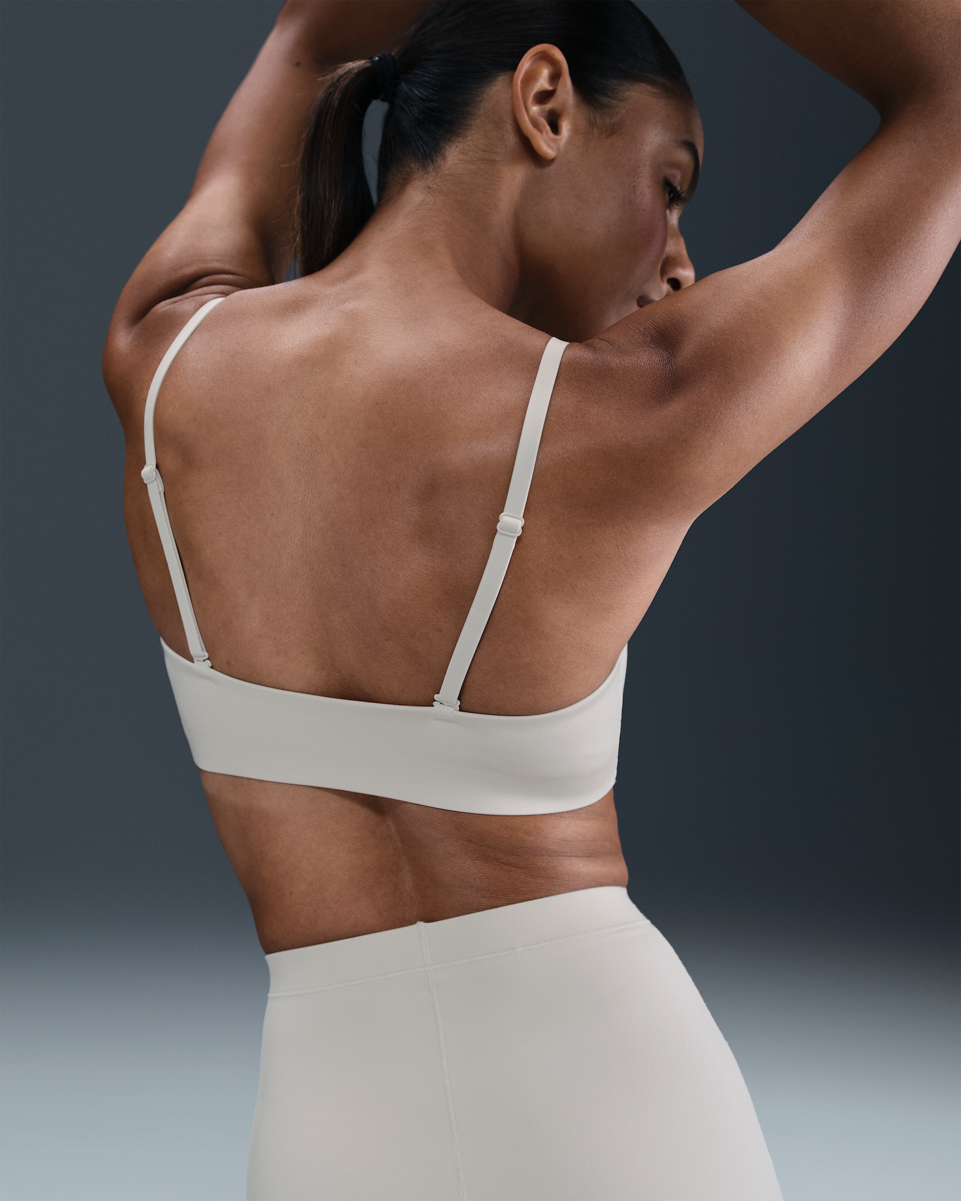 Nike Form Women's Light-Support Non-Padded Triangle Sports Bra