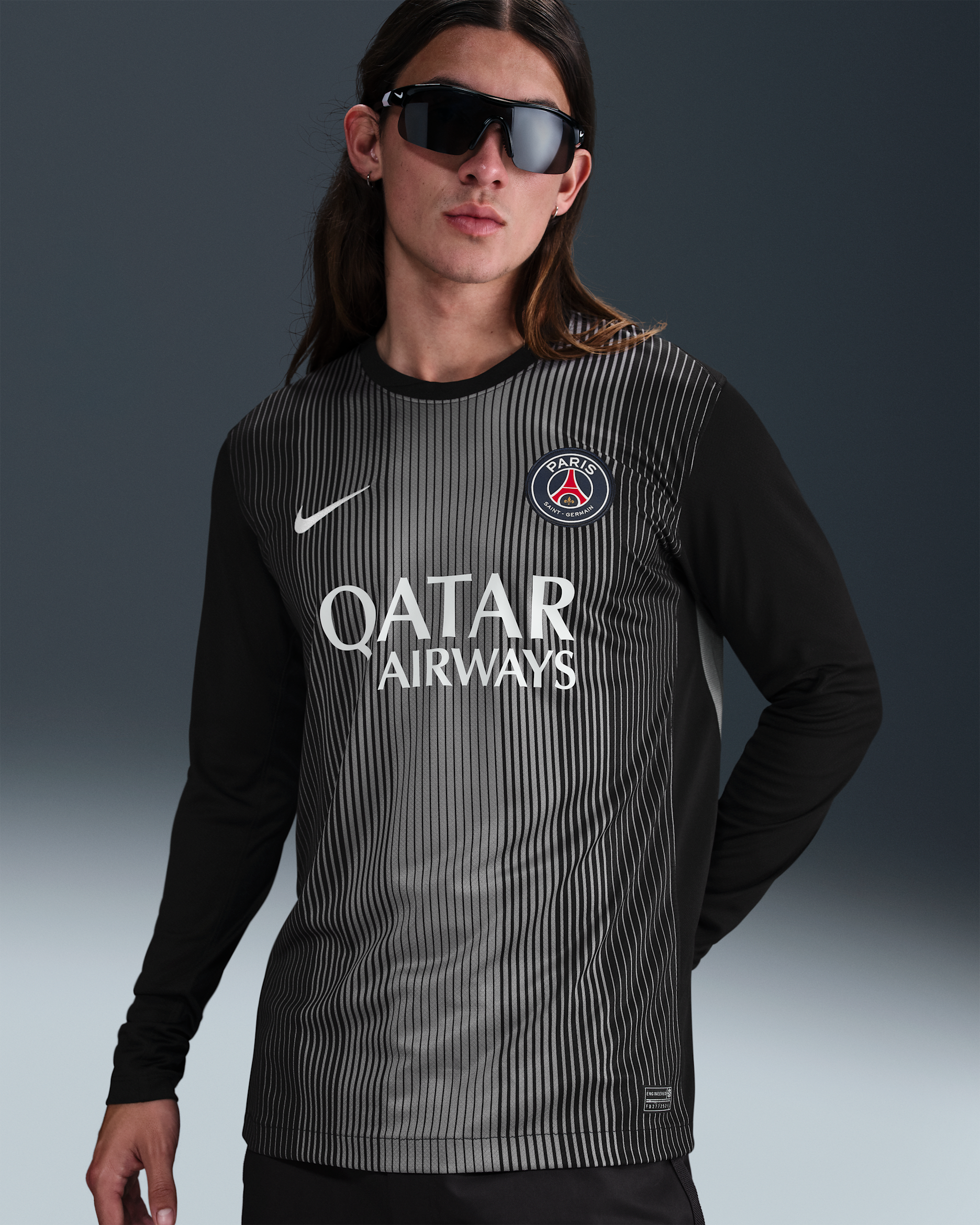 Paris Saint-Germain 2025/26 Stadium Goalkeeper Men's Nike Dri-FIT Football Replica Long-Sleeve Shirt - Black/Smoke Grey/White
